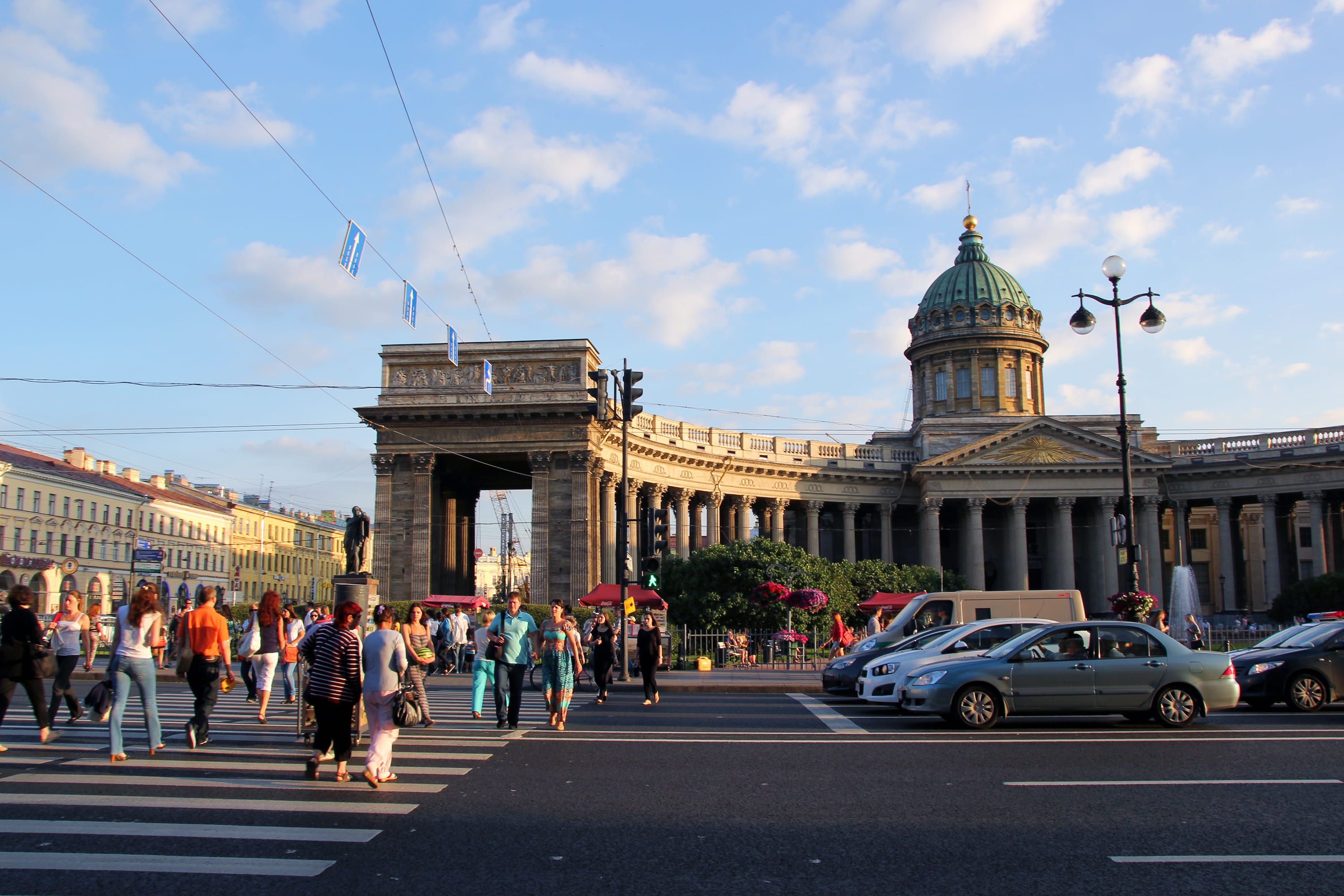 sobor, mode of transportation, urban, architecture, kazan, nevsky, men, built structure, columns, colonnade, large group of people, group of people, travel, HD Wallpaper