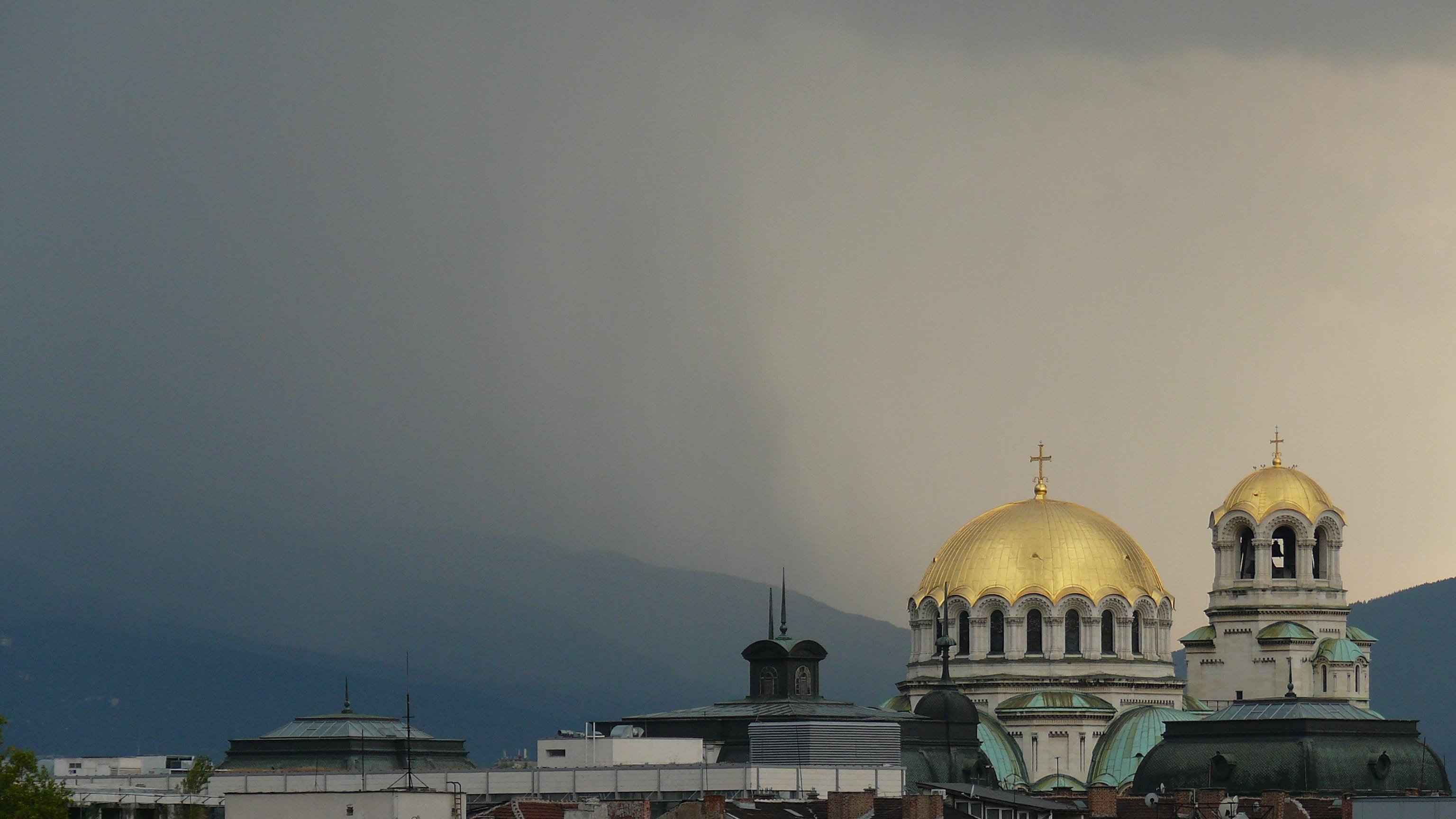 clouds, dome, cultures, Alexander Nevsky Church, tourism, religion, famous Place, rain, Bulgaria, city, fog, sky, building, church, architecture, islam, HD Wallpaper