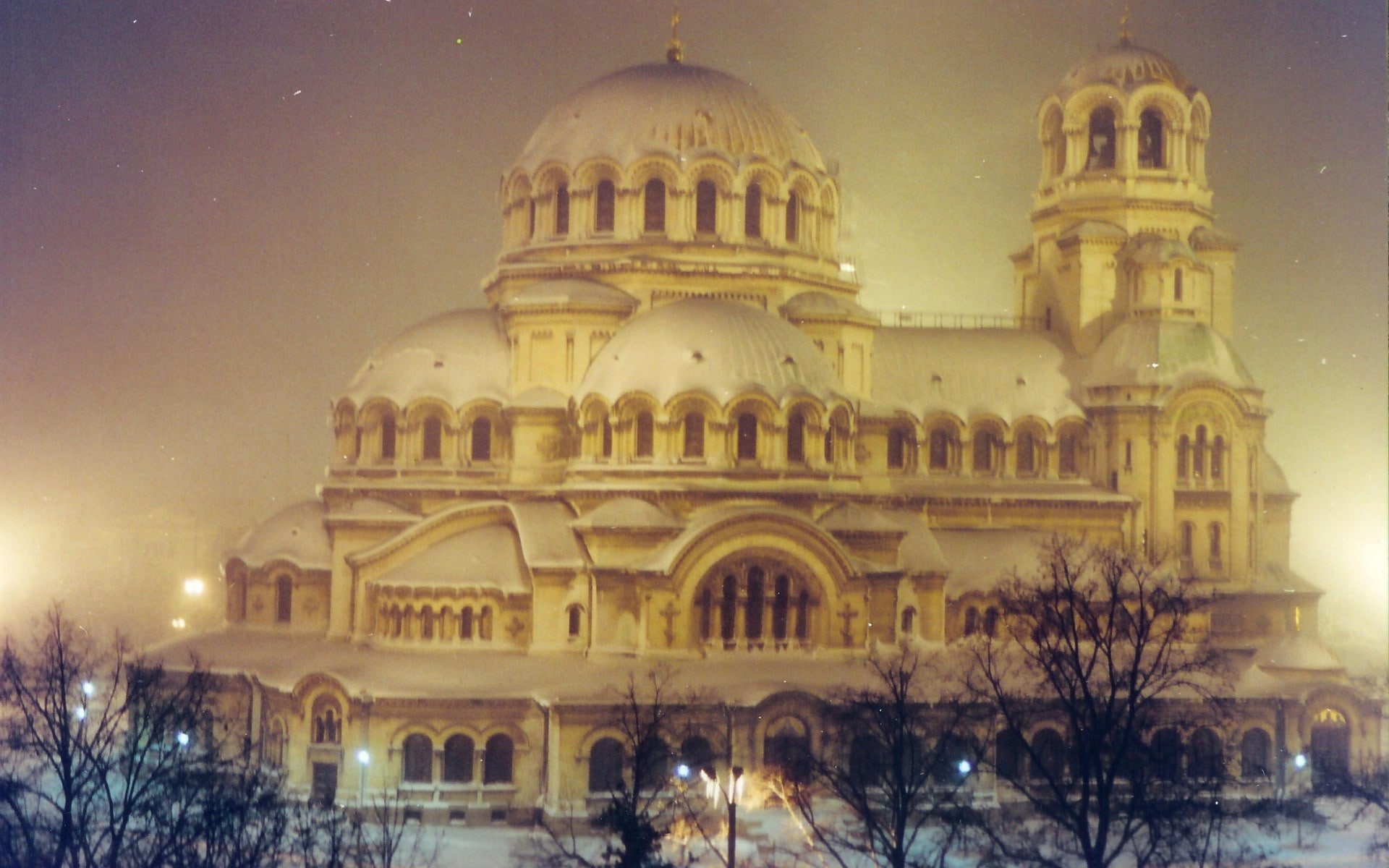 travel, snowing, history, low angle view, cold temperature, the past, dome, plant, illuminated, city, architecture, travel destinations, winter, nature, HD Wallpaper
