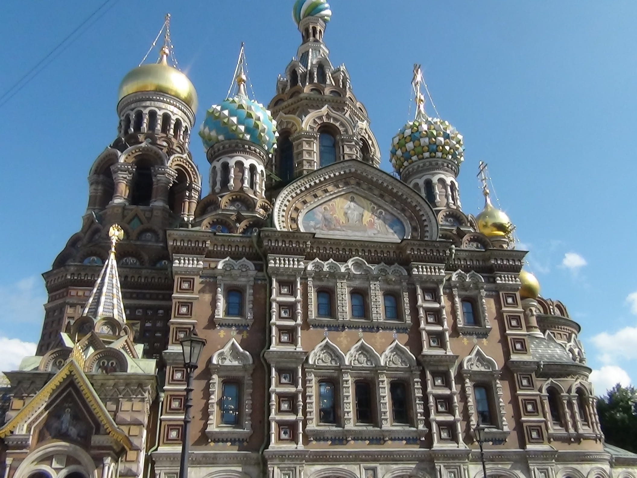 shed, low angle view, 1080P, no people, russia, blood, facade, building, history, day, spirituality, place of worship, spire, building exterior, nature, HD Wallpaper