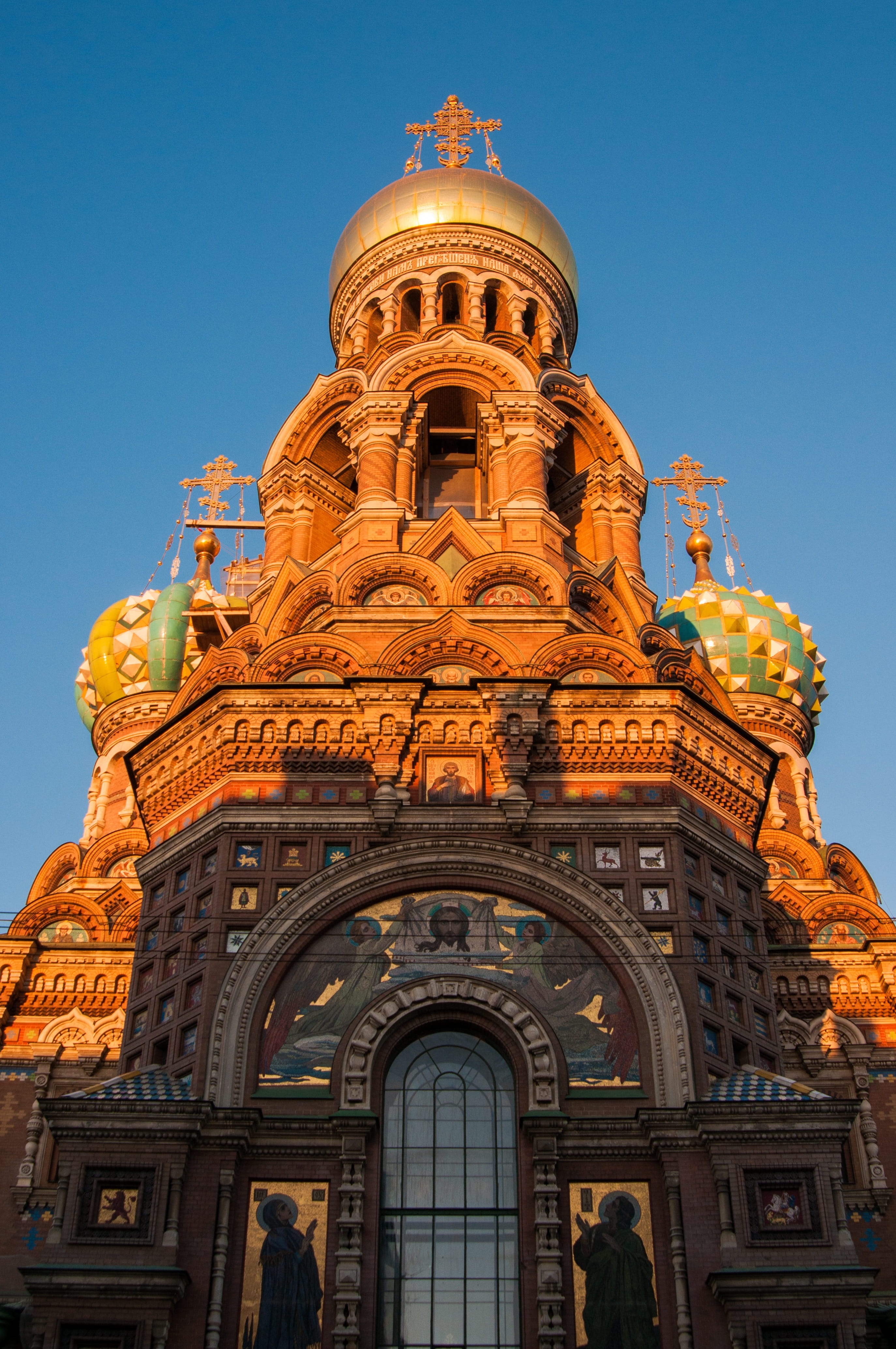 showplace, spirituality, dome, savior on spilled blood, built structure, christianity, building, place of worship, neva, belief, museum, 4K, clear sky, Phone HD Wallpaper