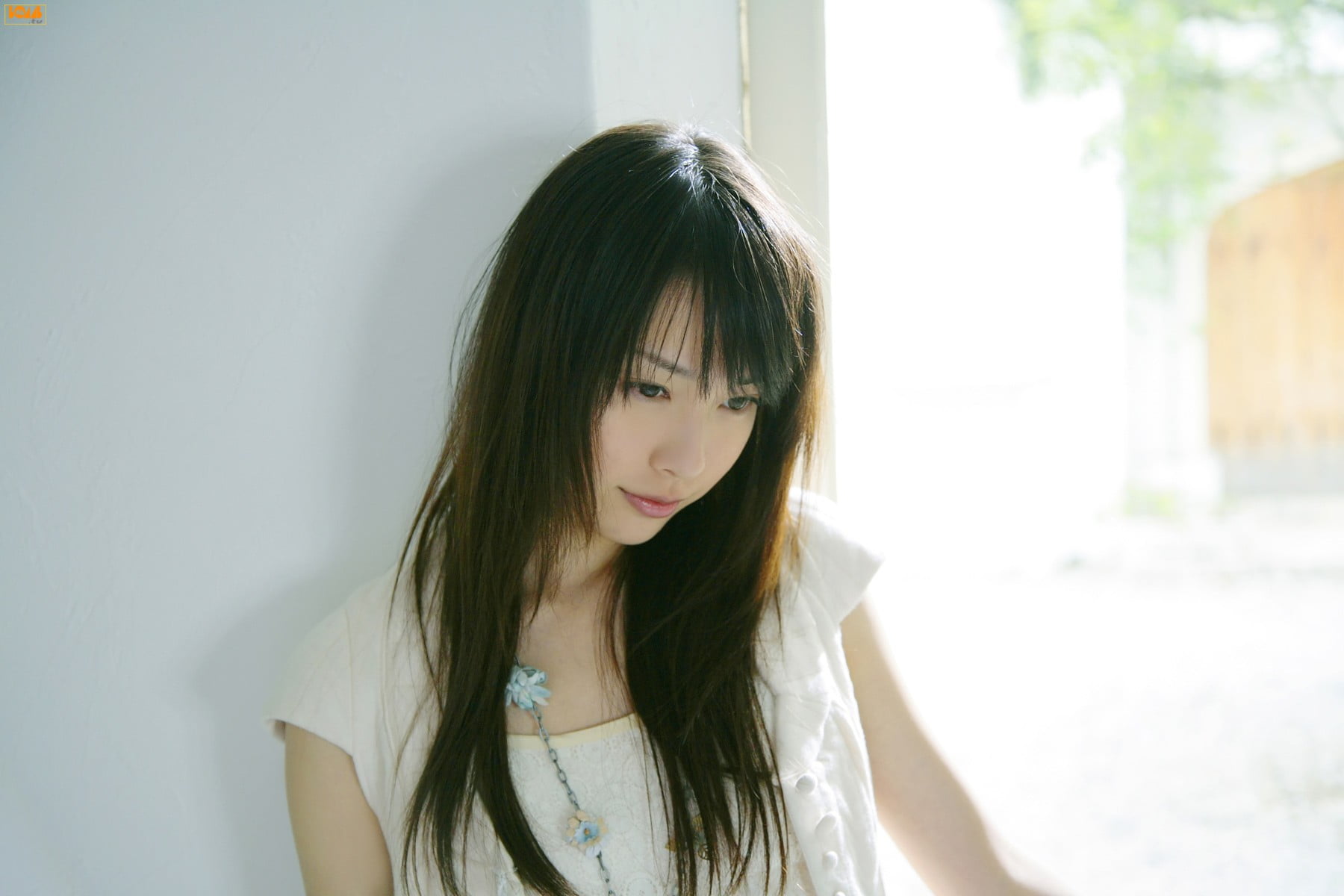 young women, casual clothing, contemplation, woman, black hair, Asian, 720P, beautiful woman, top, headshot, lifestyles, s, brunette, women, selfie, hair, HD Wallpaper