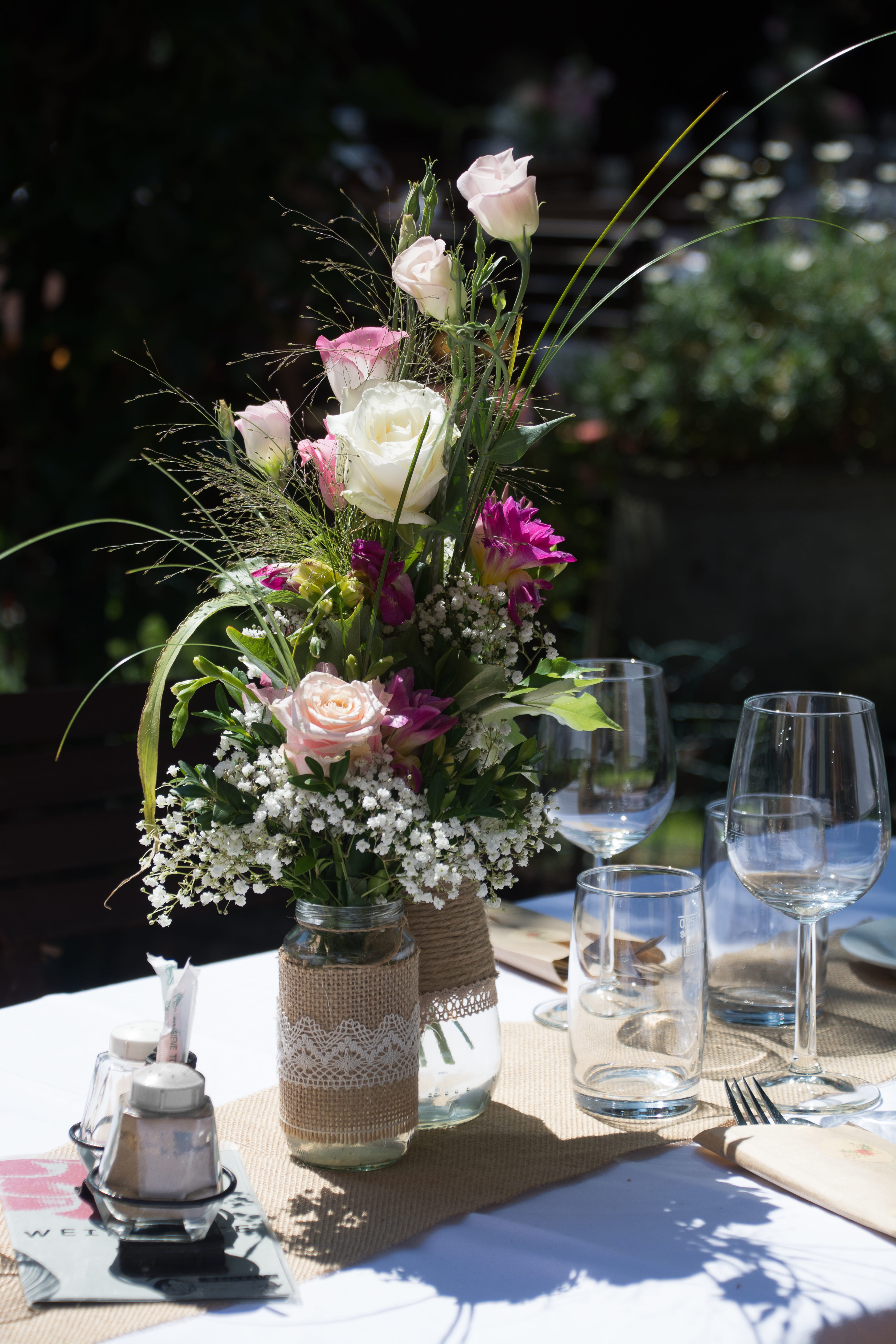 wedding, sommerfest, beside, flowers, 5K, flower arrangement, no people, glass, Birthday, setting, glasses, flower, Bouquet, wineglass, table, nature, Phone HD Wallpaper