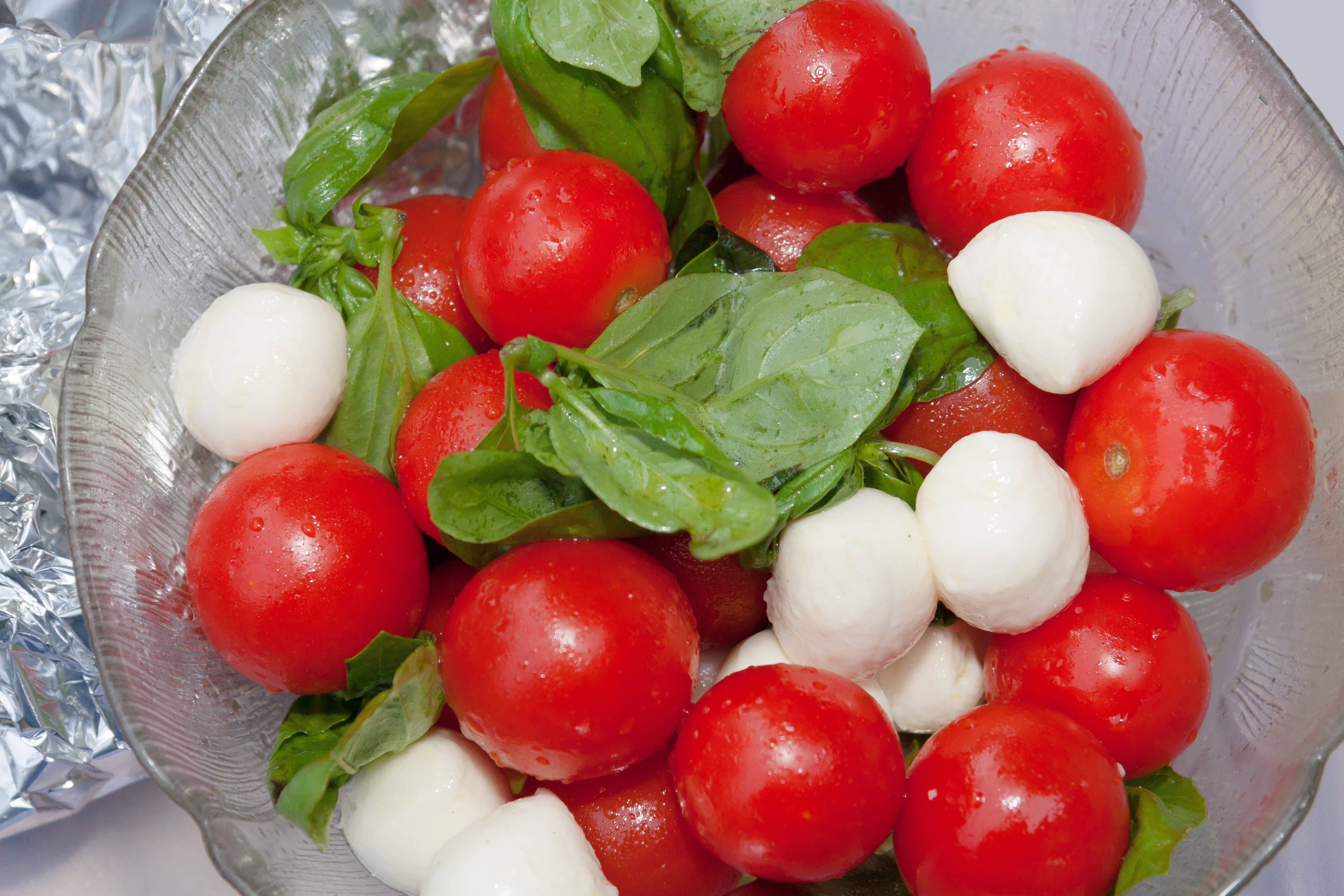 slide, balls, feed, healthy eating, enjoy, celebration, ready-to-eat, freshness, eat, party, basil, summer, silver, red, indoors, tomatoes, food, cherry tomato, HD Wallpaper