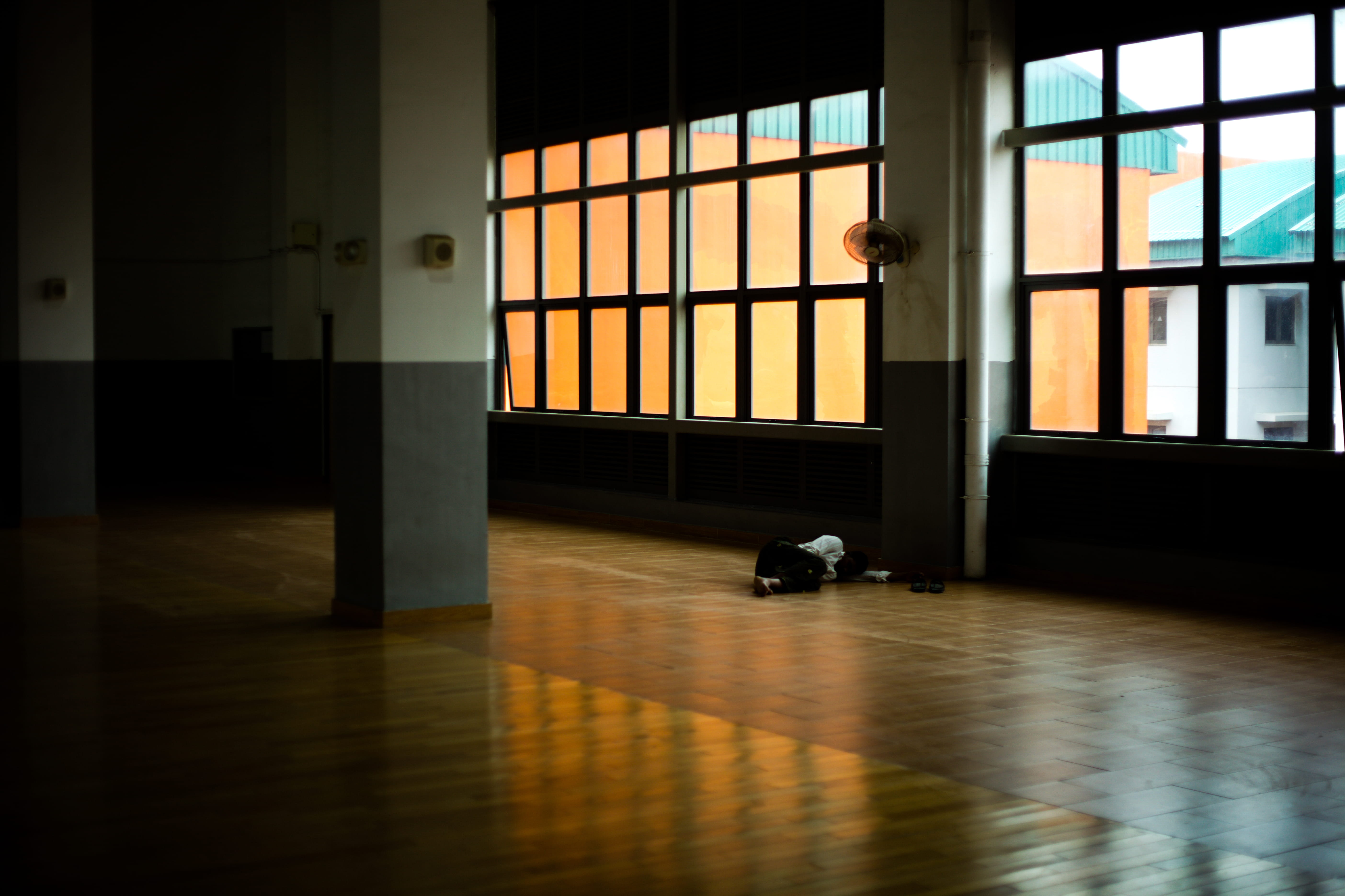 colours, empty, building, reflection, door, transparent, architectural column, entrance, 5K, built structure, wood, indoors, flooring, rest, no people, HD Wallpaper