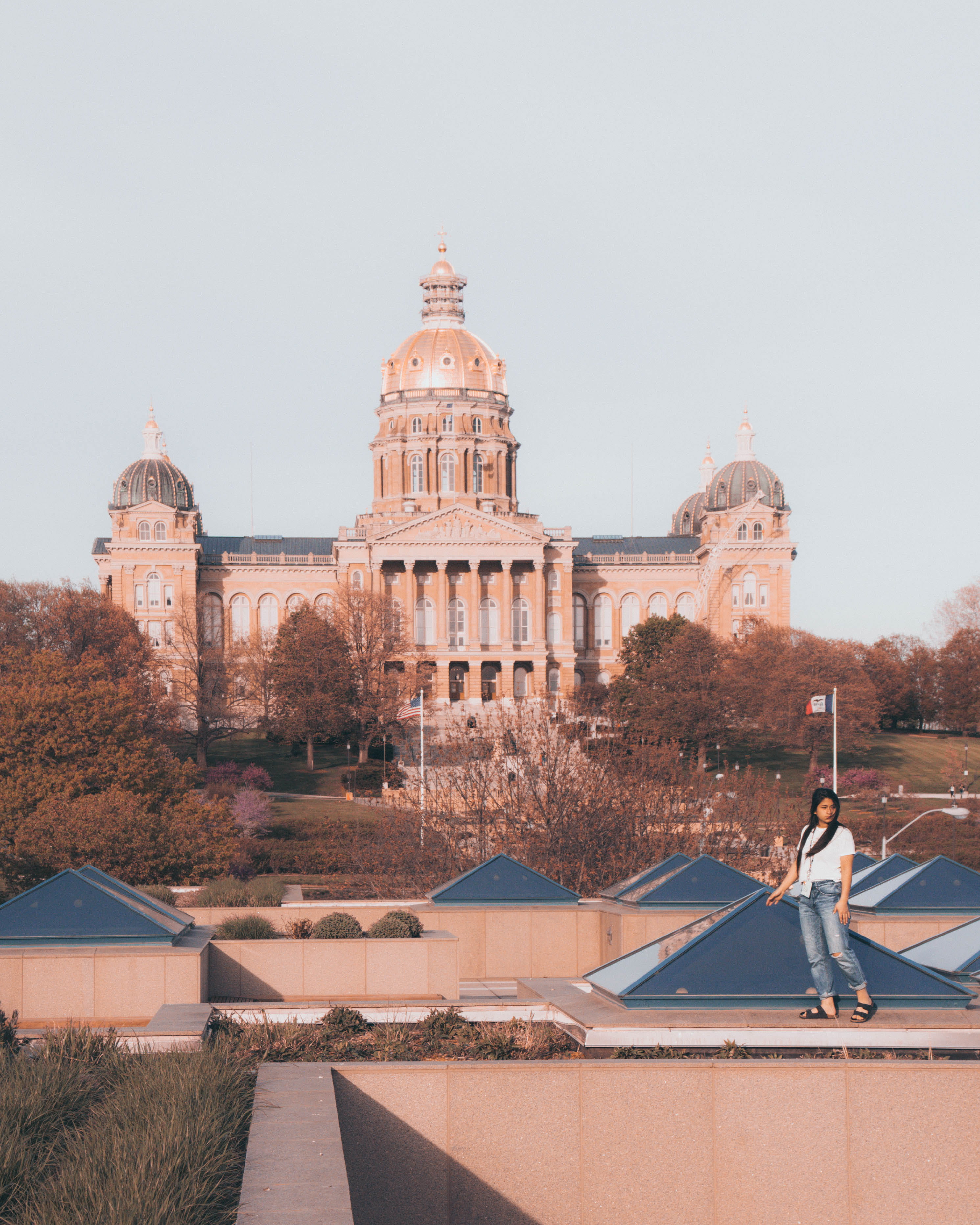 the past, outdoors, tourism, plant, des moines, building, sky, built structure, one person, 2K, united states, trees, travel destinations, iowa, city, Phone HD Wallpaper