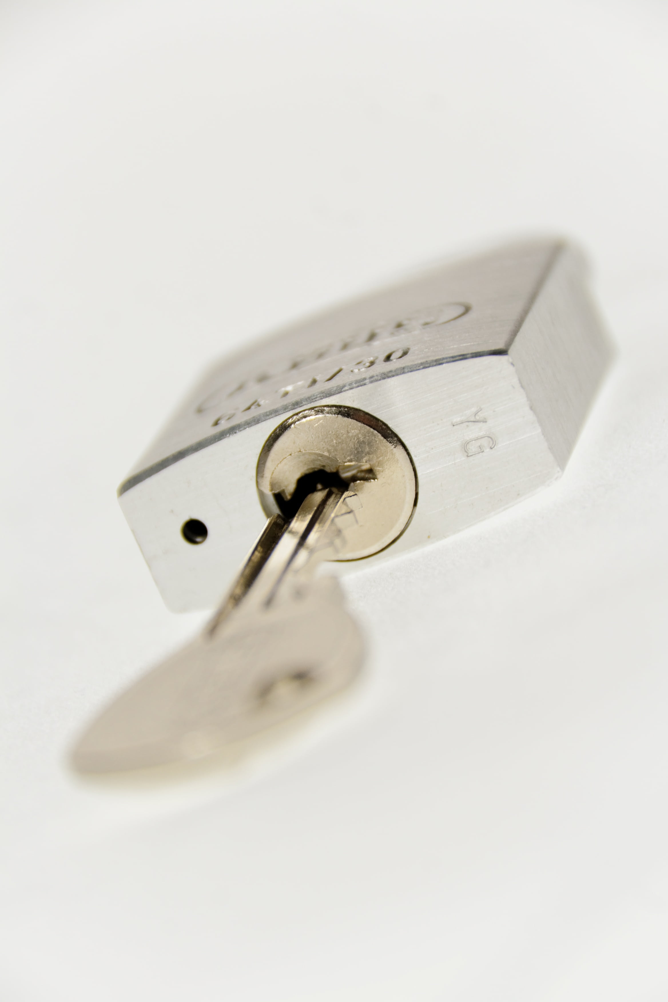 inserting, completed, security, castle, no people, copy space, single object, technology, still life, finance, close-up, key ring, selective focus, metal, Phone HD Wallpaper
