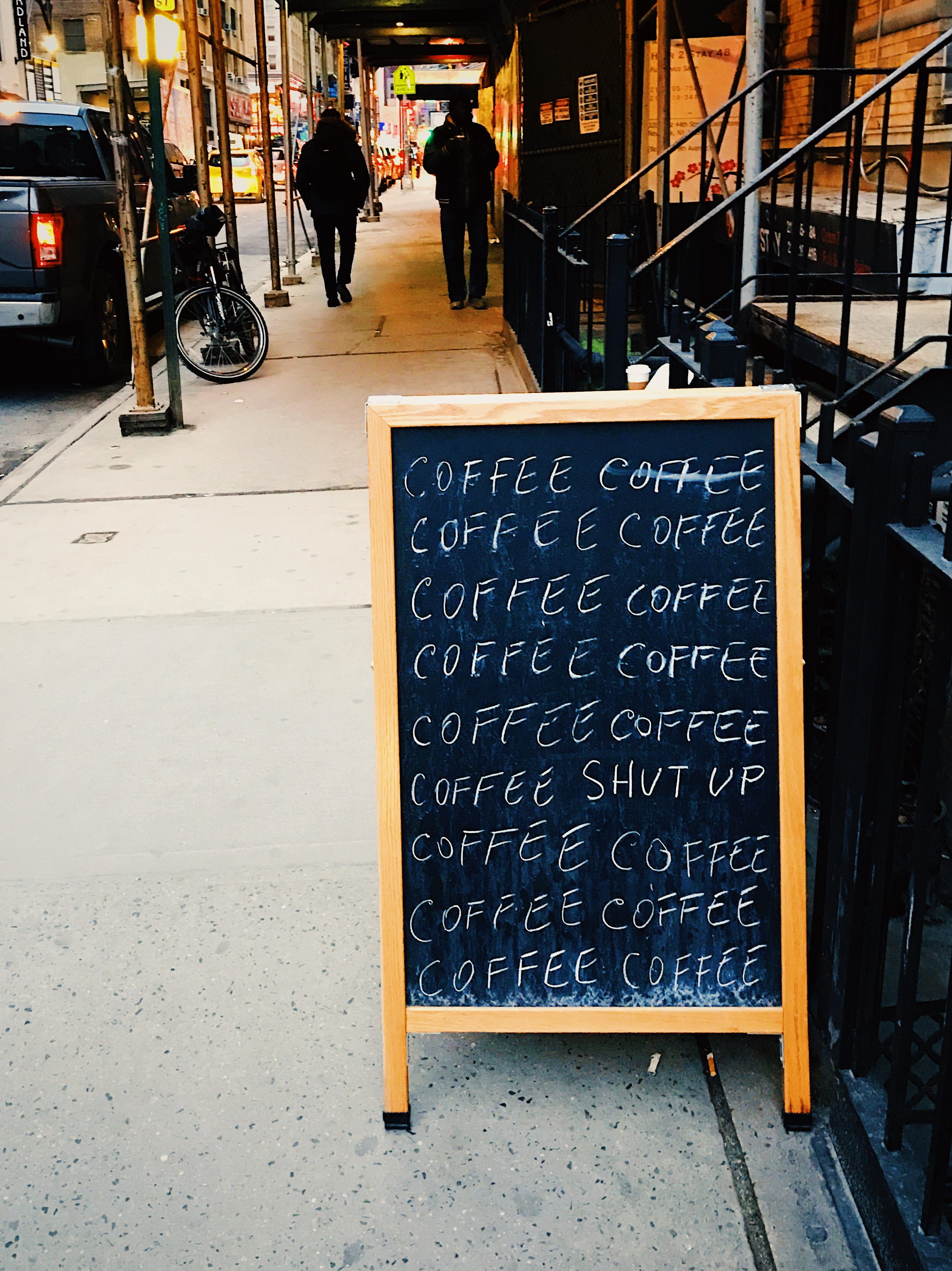 outdoors, script, day, coffee, real people, street, people, men, times, walking, non-western script, mode of transportation, shut, middle, 2K, says, text, Phone HD Wallpaper