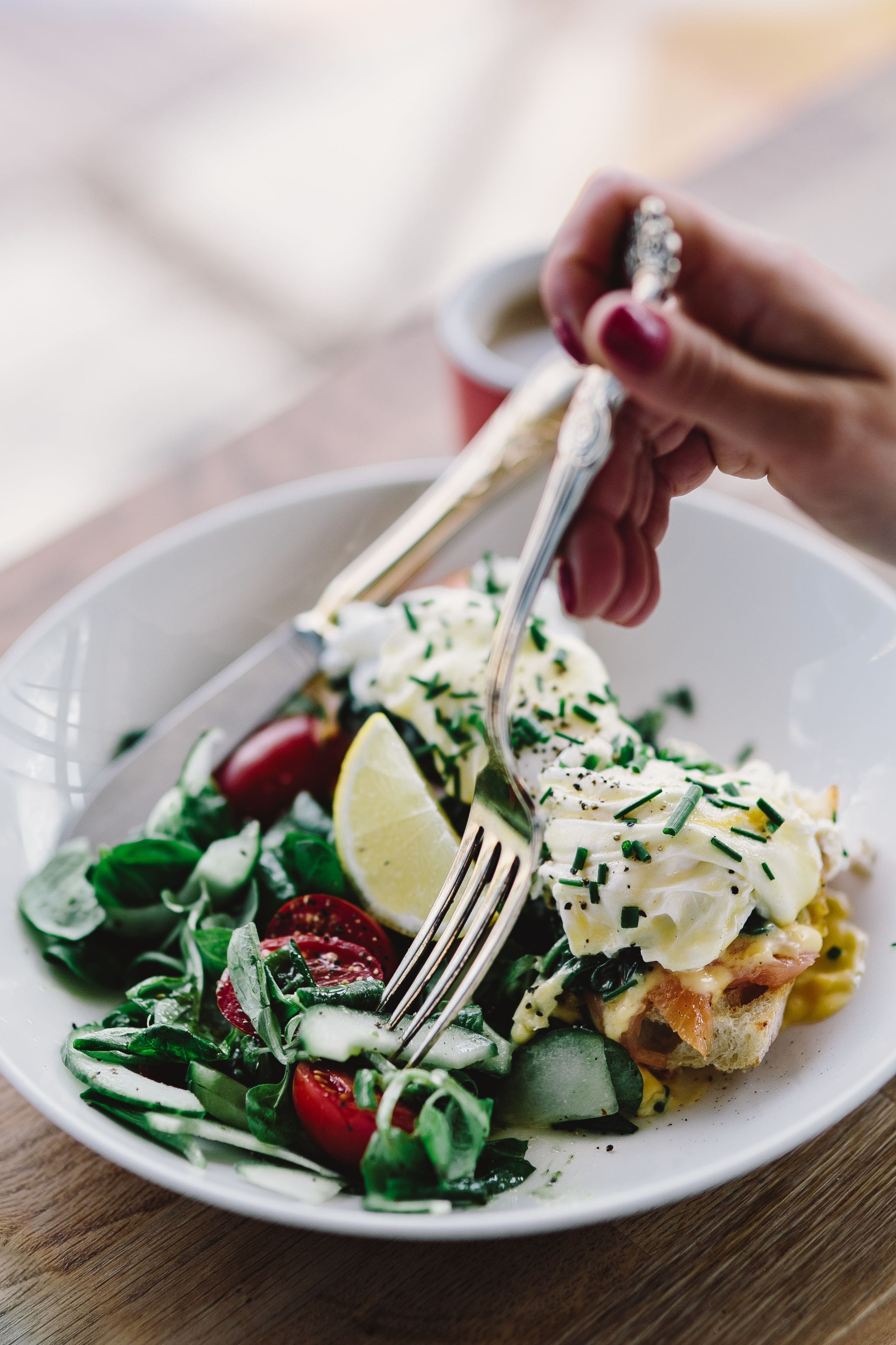 dinner, focus on foreground, garnish, spinach, vegetarian food, human body part, finger, restaurant, meal, crockery, food And Drink, close-up, table, yummy, Phone HD Wallpaper