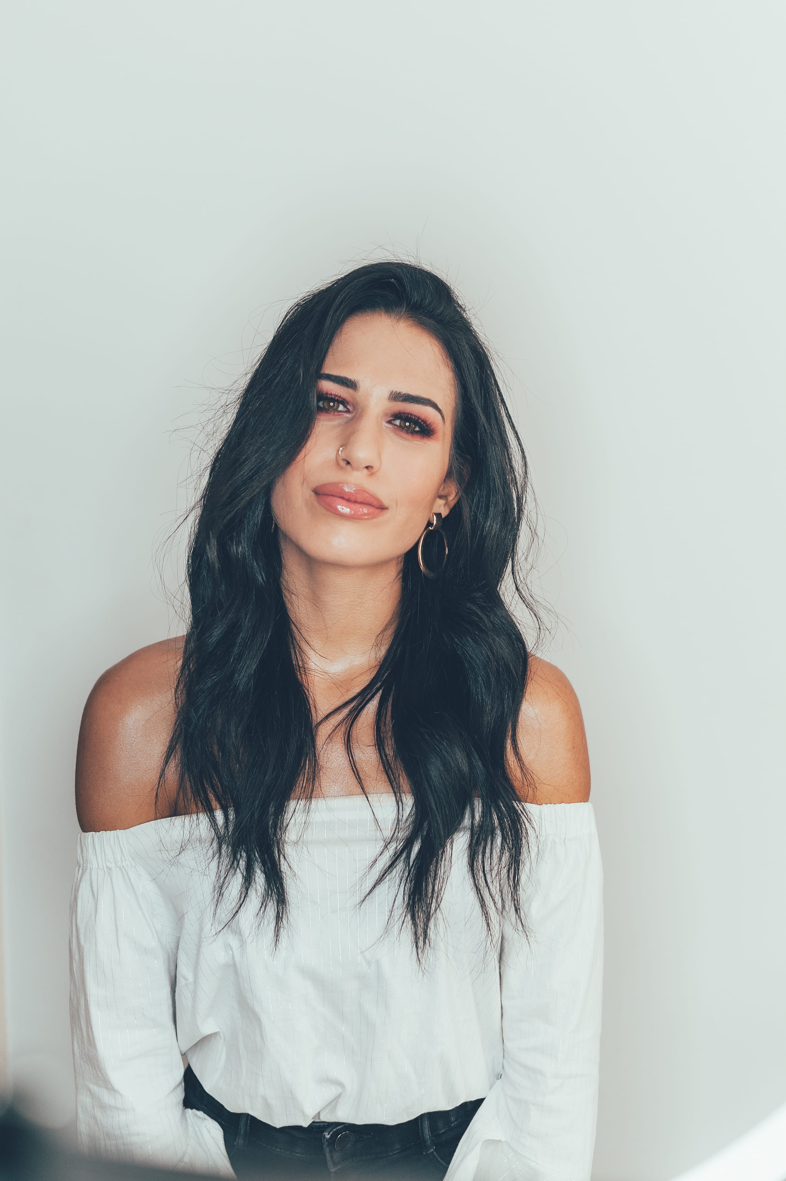 beautiful woman, black hair, waist up, top, teenager, girl, brunette, long hair, hairstyle, looking at camera, eyeshadow, portrait, lady, caucasian, lifestyles, Phone HD Wallpaper