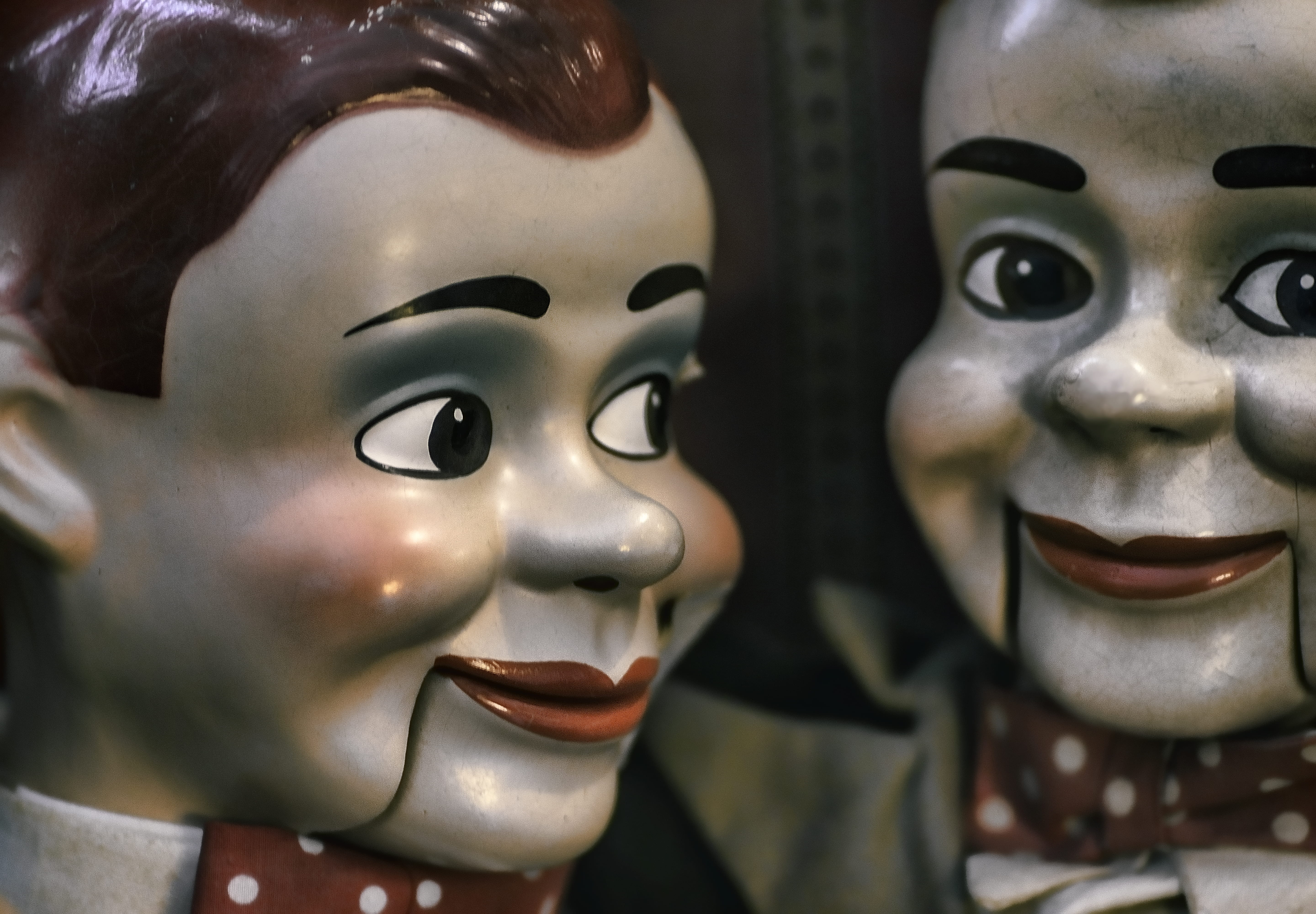 photo, art and craft, religion, no people, two, front, close, looking, store, 5K, mirror, ventriloquist, puppet, close-up, indoors, male likeness, slappy, HD Wallpaper