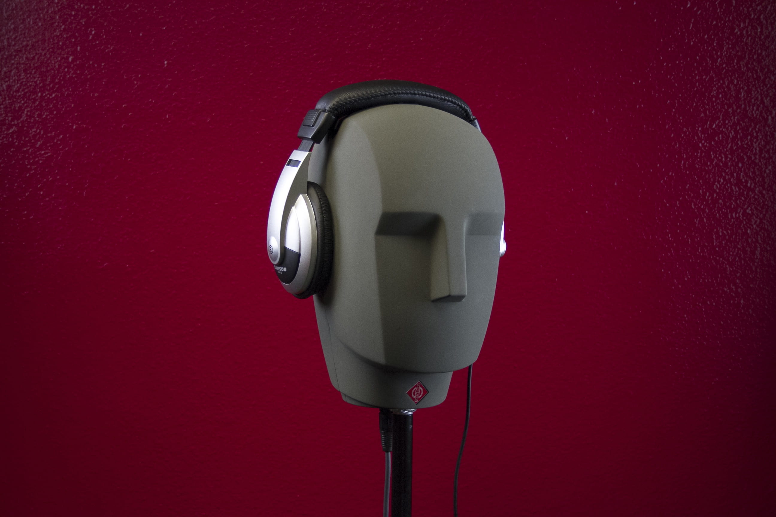 holder, photo, technology, headphones, performance, connection, indoors, black, red, equipment, dj, corded, portable, dummy, arts culture and entertainment, HD Wallpaper