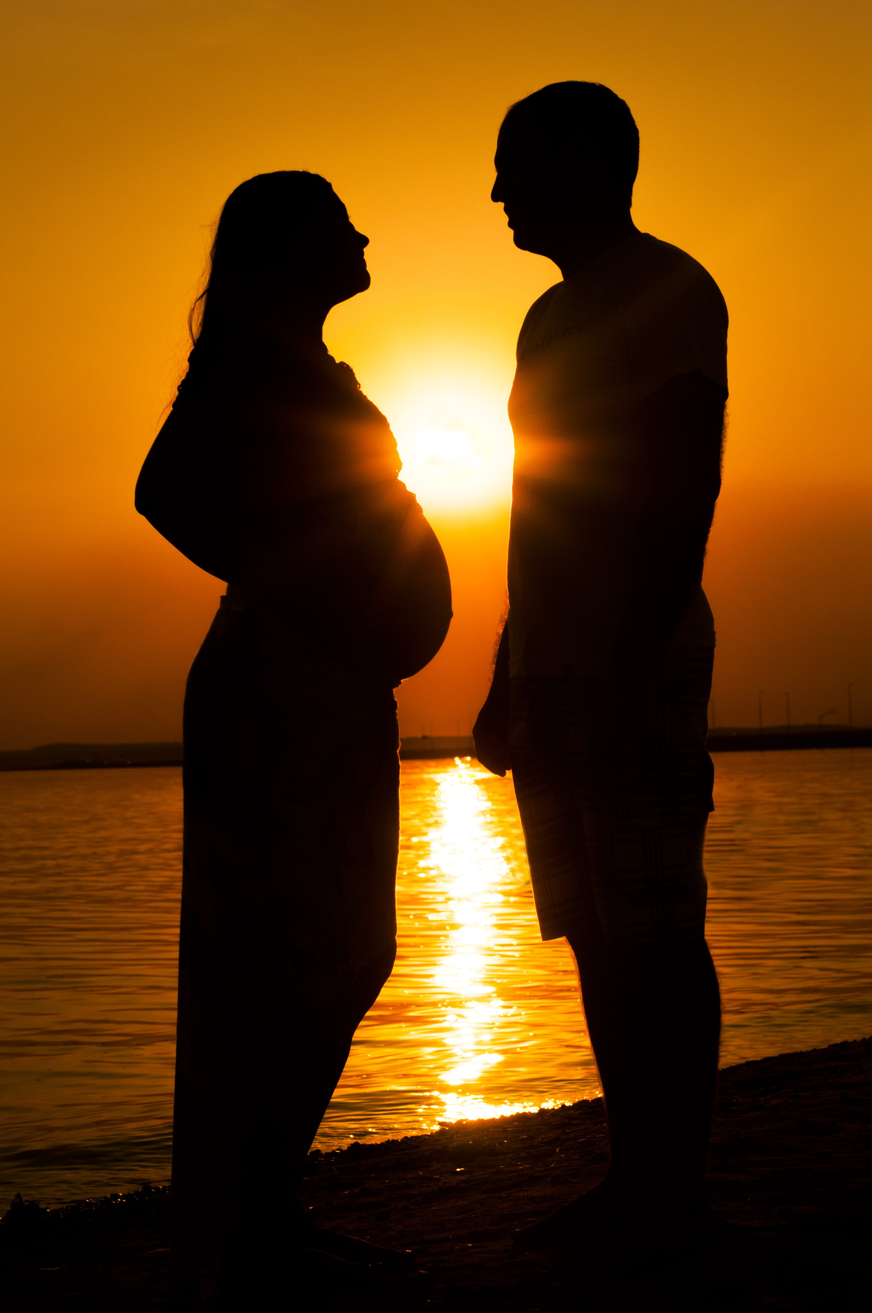 pregnancy, book pregnant, essay, pregnant test, mother, beach, togetherness, bonding, pregnant photos, women, couple - relationship, 4K, couple, baby, Phone HD Wallpaper
