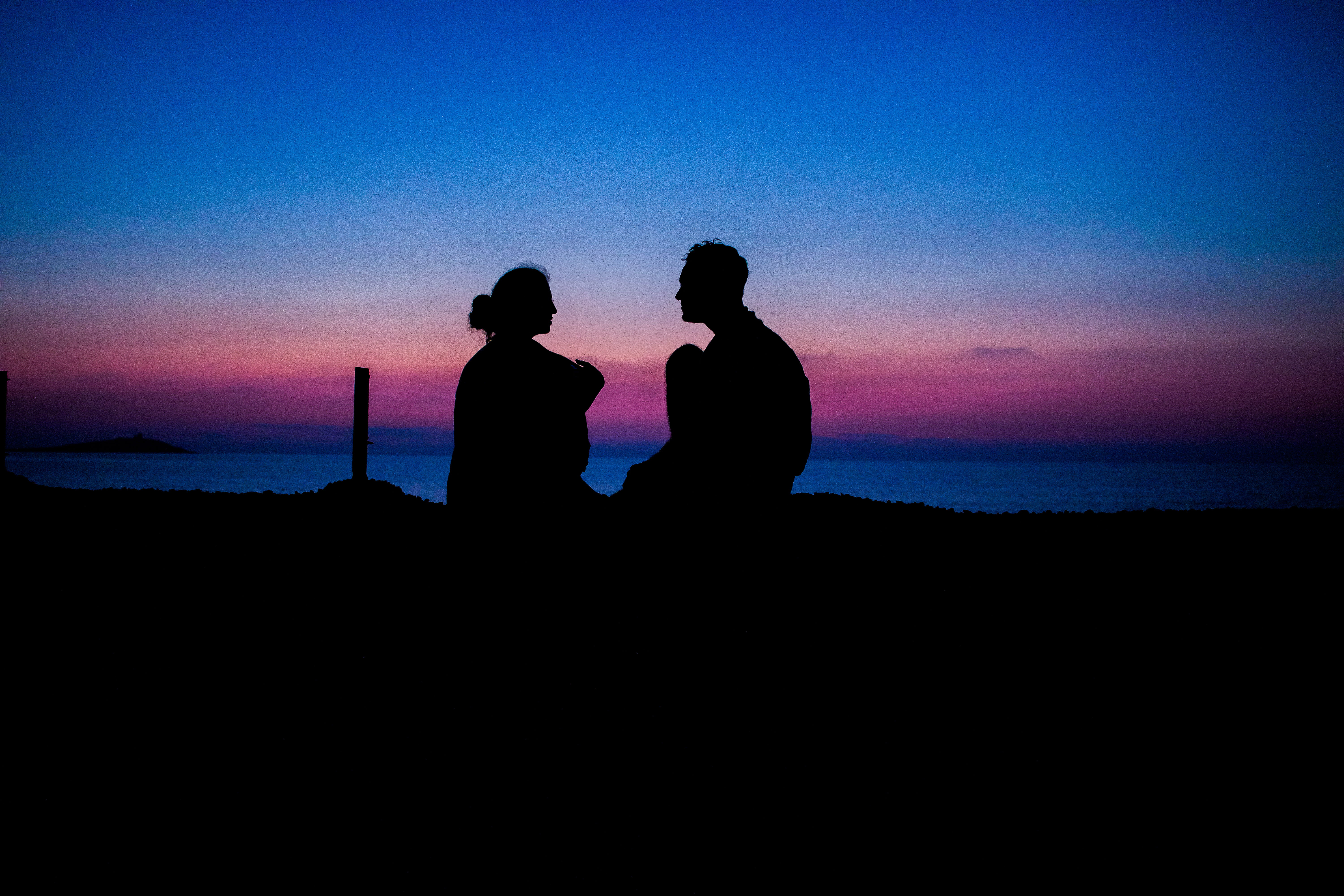 two people, purple, land, horizon over water, sitting, positive emotion, light, adult, woman, man, eye, together, ocean, 5K, leisure activity, sunset, HD Wallpaper