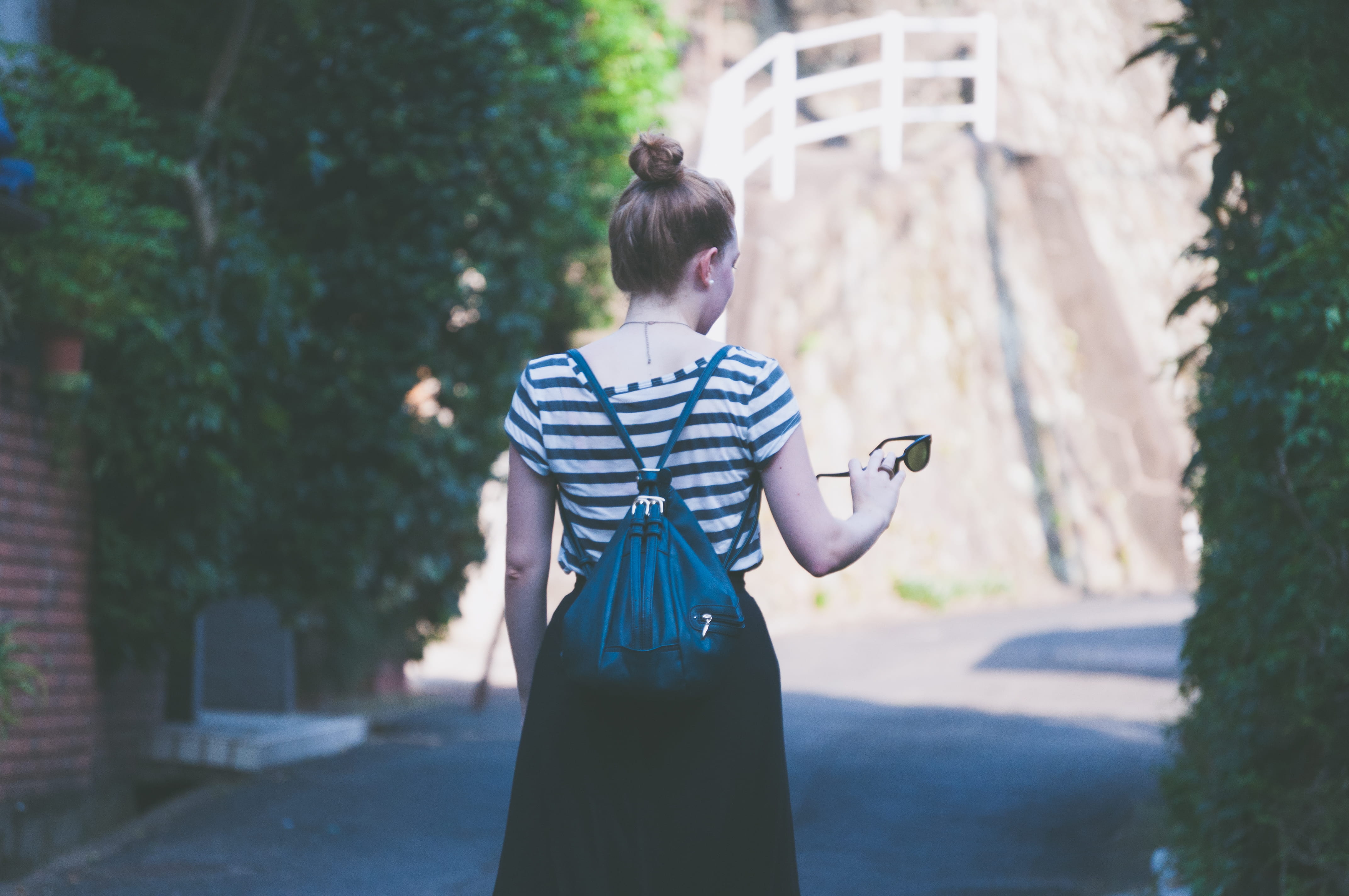 sunglasses, real people, walking, street, road, female, standing, leisure activity, young women, striped, lifestyles, holding, focus on foreground, rear view, HD Wallpaper