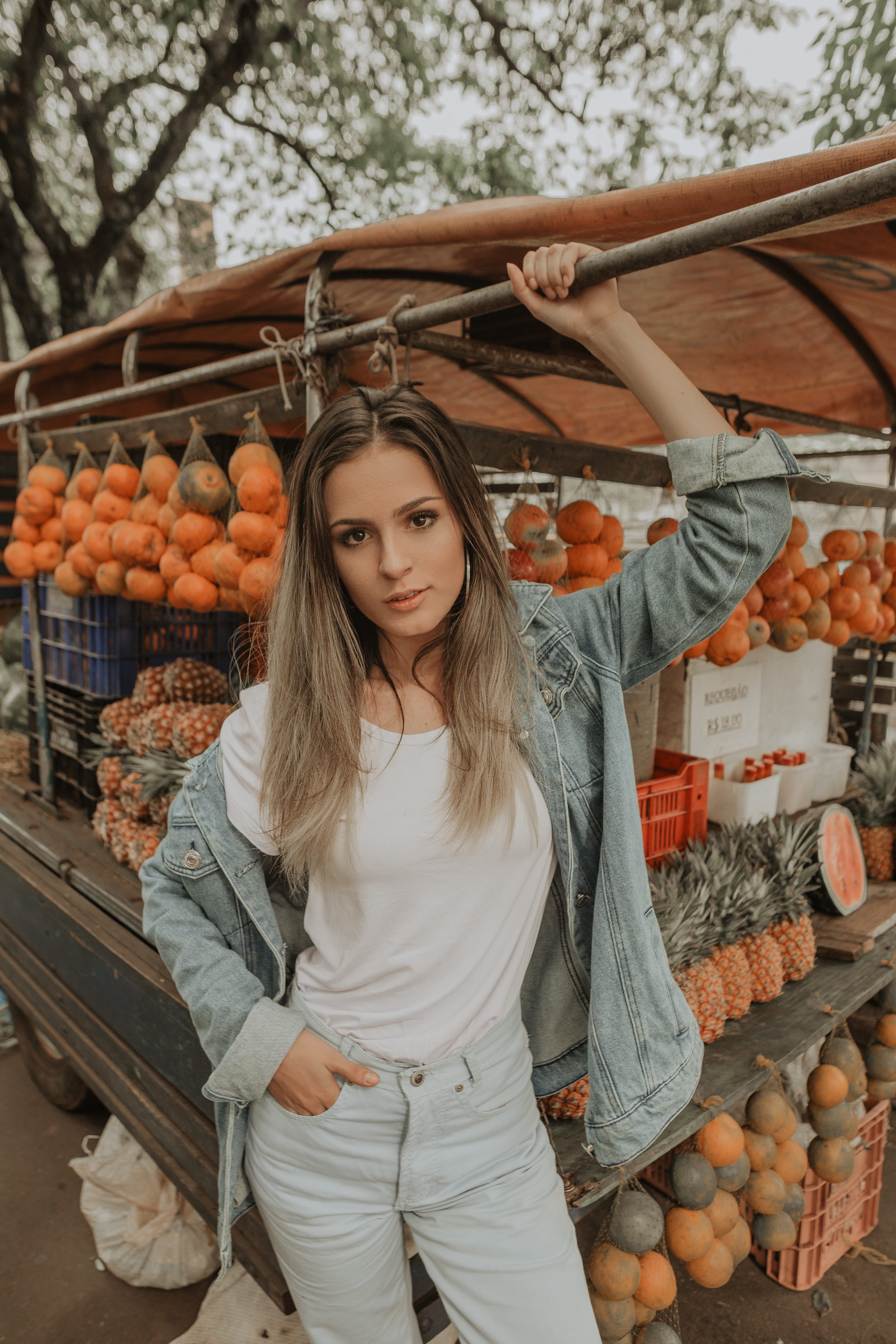 jacket, lifestyles, healthy eating, retail display, color, food market, hairstyle, young adult, standing, brazil, blonde hair, mood, retail, person, hair, Phone HD Wallpaper