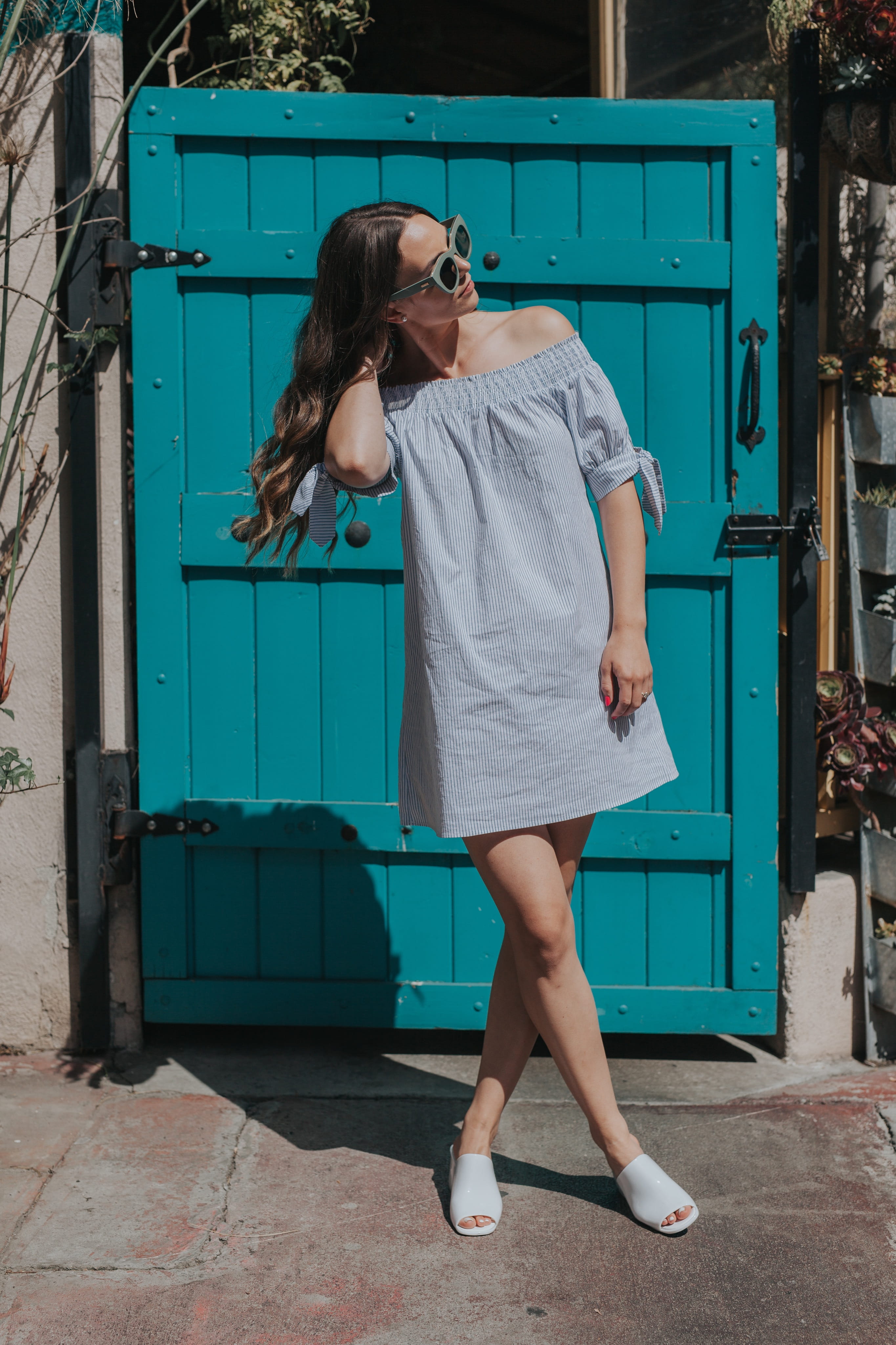 gray, touching, dress, fashion, one woman only, leisure activity, adult, wearing, built structure, beautiful, entrance, glasses, beauty, shoulder, caucasian Ethnicity, Phone HD Wallpaper