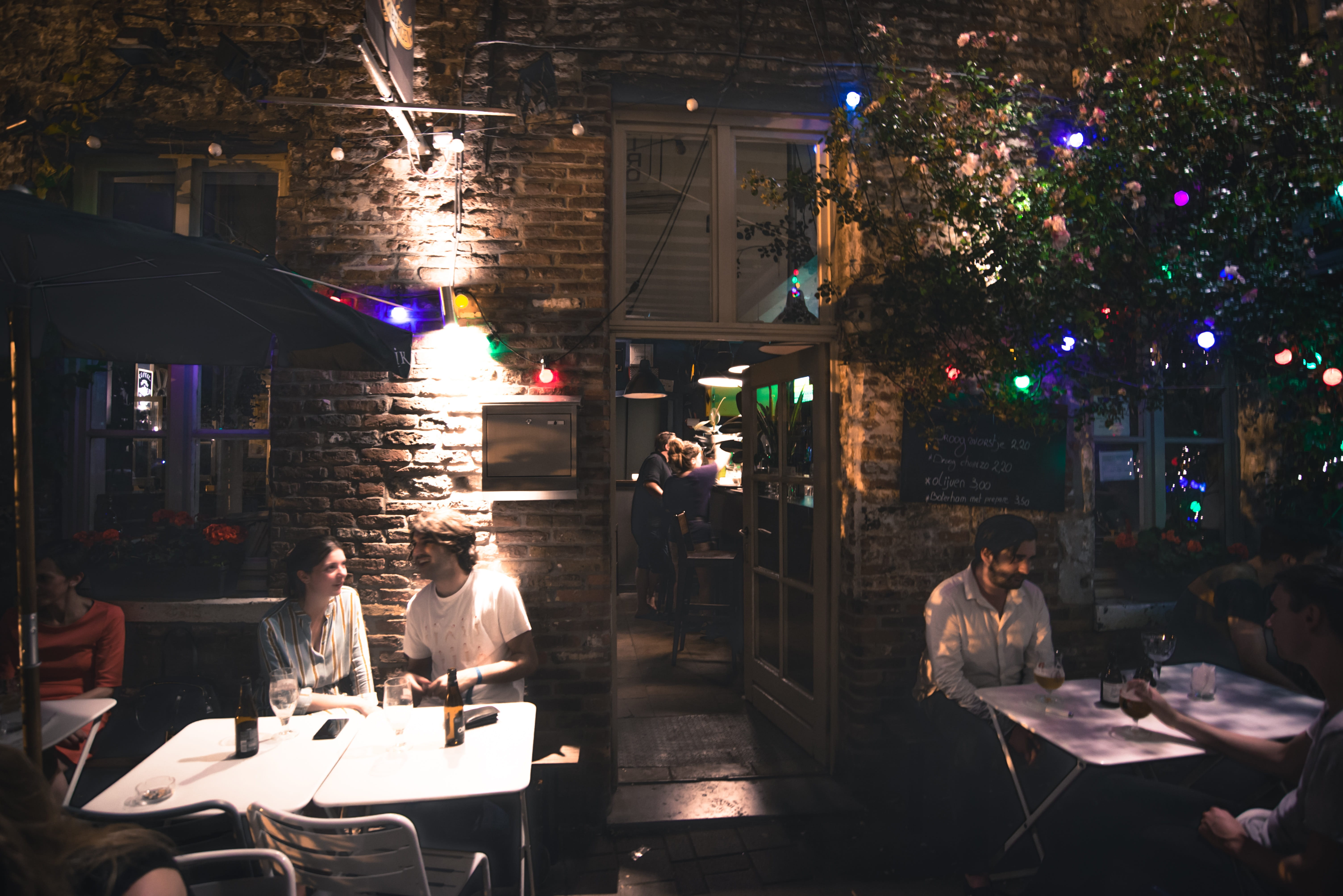 table, women, beside, group of people, illuminated, restaurant, lifestyles, summer, architecture, sitting, men, cafe, large group of people, city, lighting equipment, HD Wallpaper