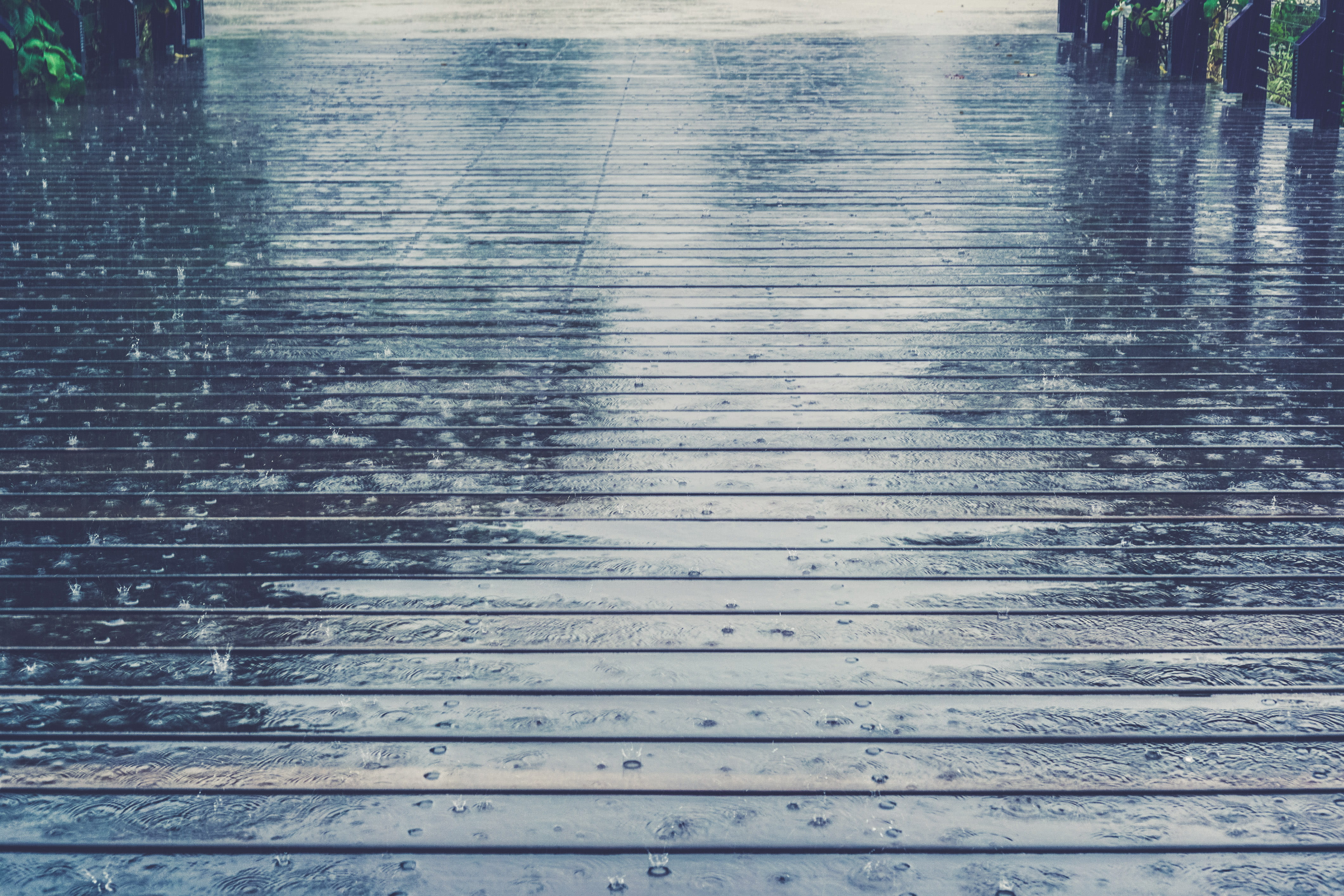 high angle view, no people, backgrounds, outdoors, nature, flooring, singapore, wet, built structure, 4K, full frame, reflection, deck, textured, rainy season, HD Wallpaper