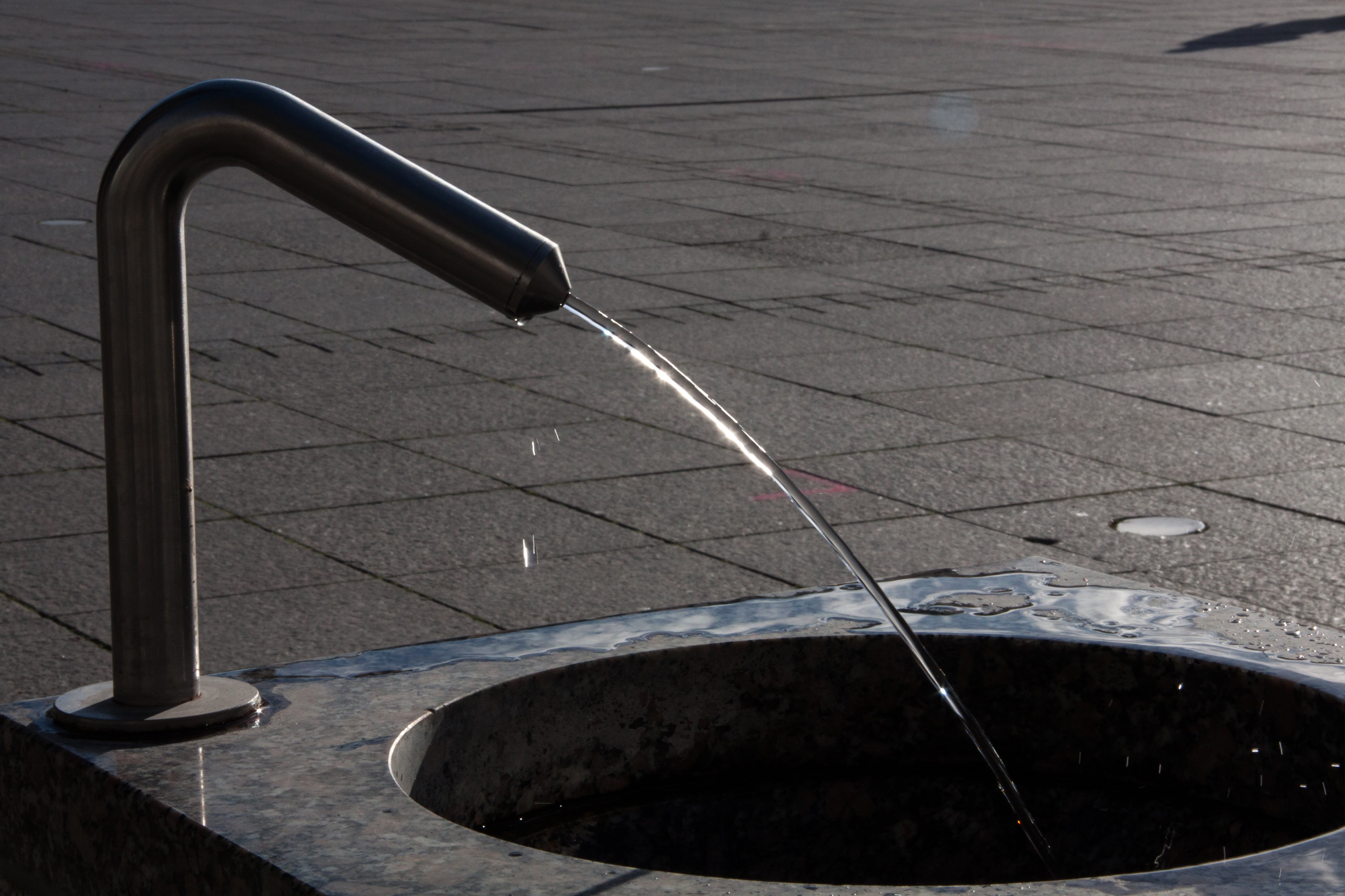 back light, wet, flooring, flowing water, outdoors, day, close-up, running water, nature, fountain, street, city, paving stone, footpath, 4K, faucet, no people, HD Wallpaper