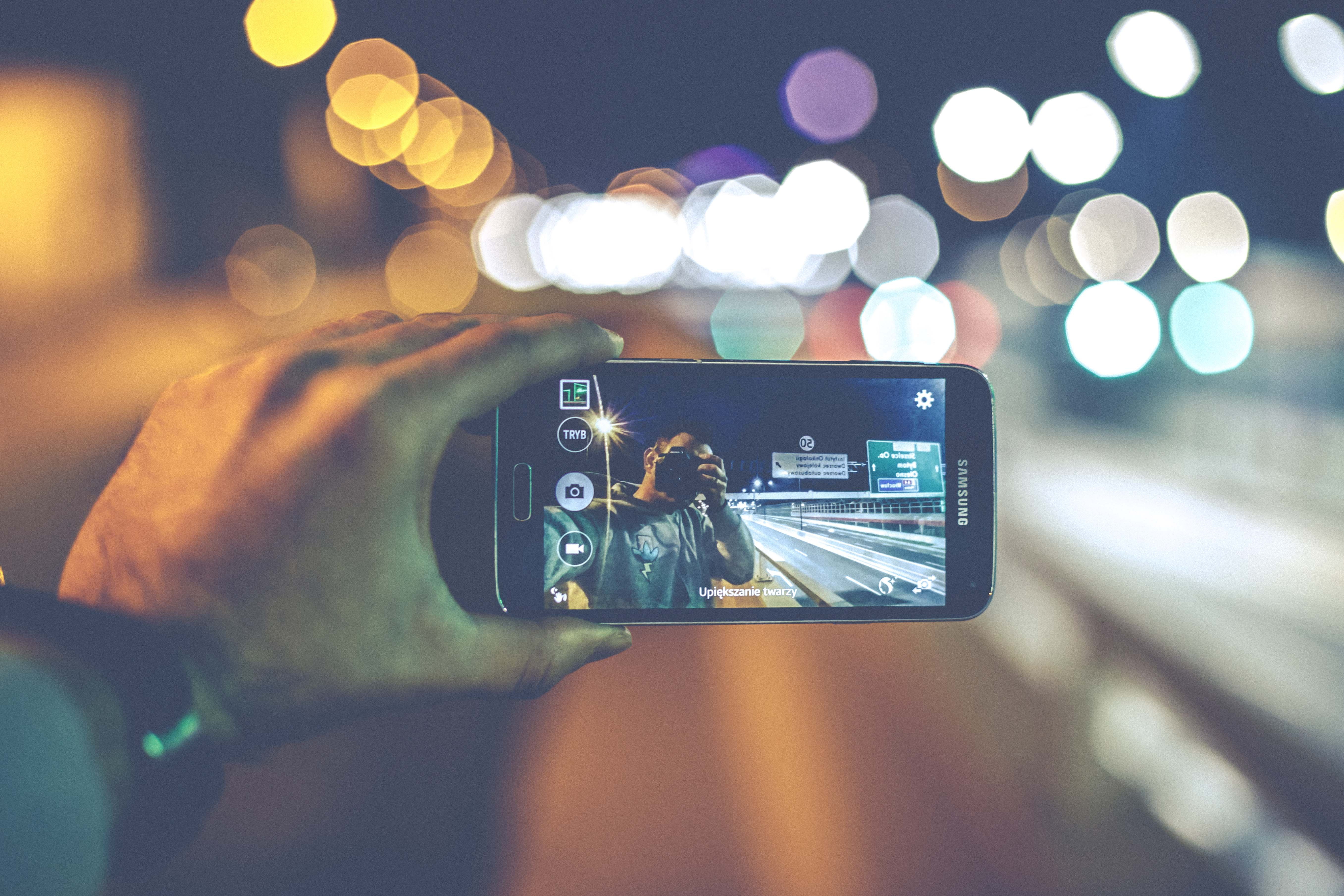 reversed, camera, lights, selfie, urban scene, hand, bokeh, globes, cell phone, Samsung, 5K, HD Wallpaper