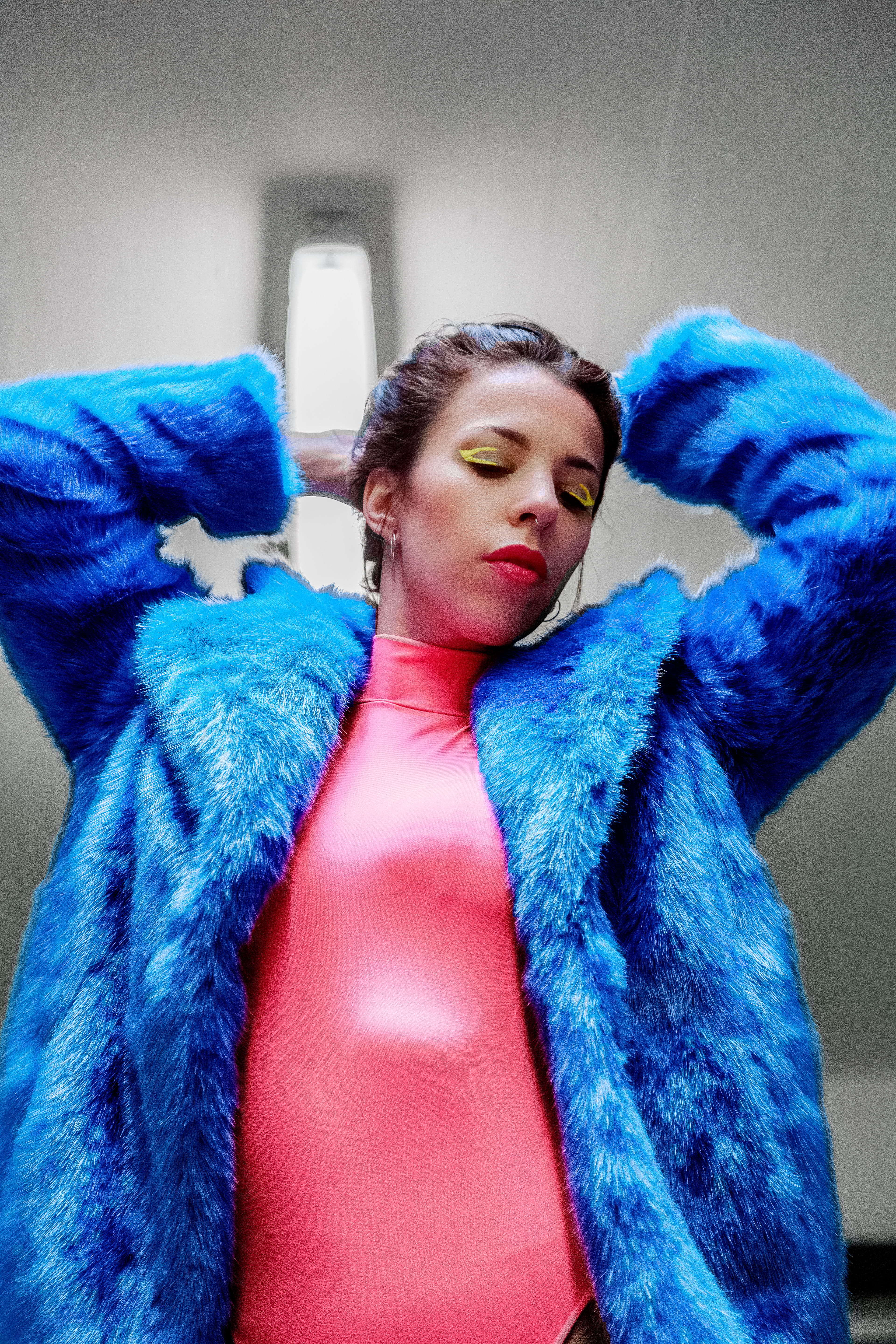 hood - clothing, standing, 5K, face, waist up, beautiful, warm clothing, clothing, adult, leisure activity, style, outerwear, person, fashionable, coat, Phone HD Wallpaper