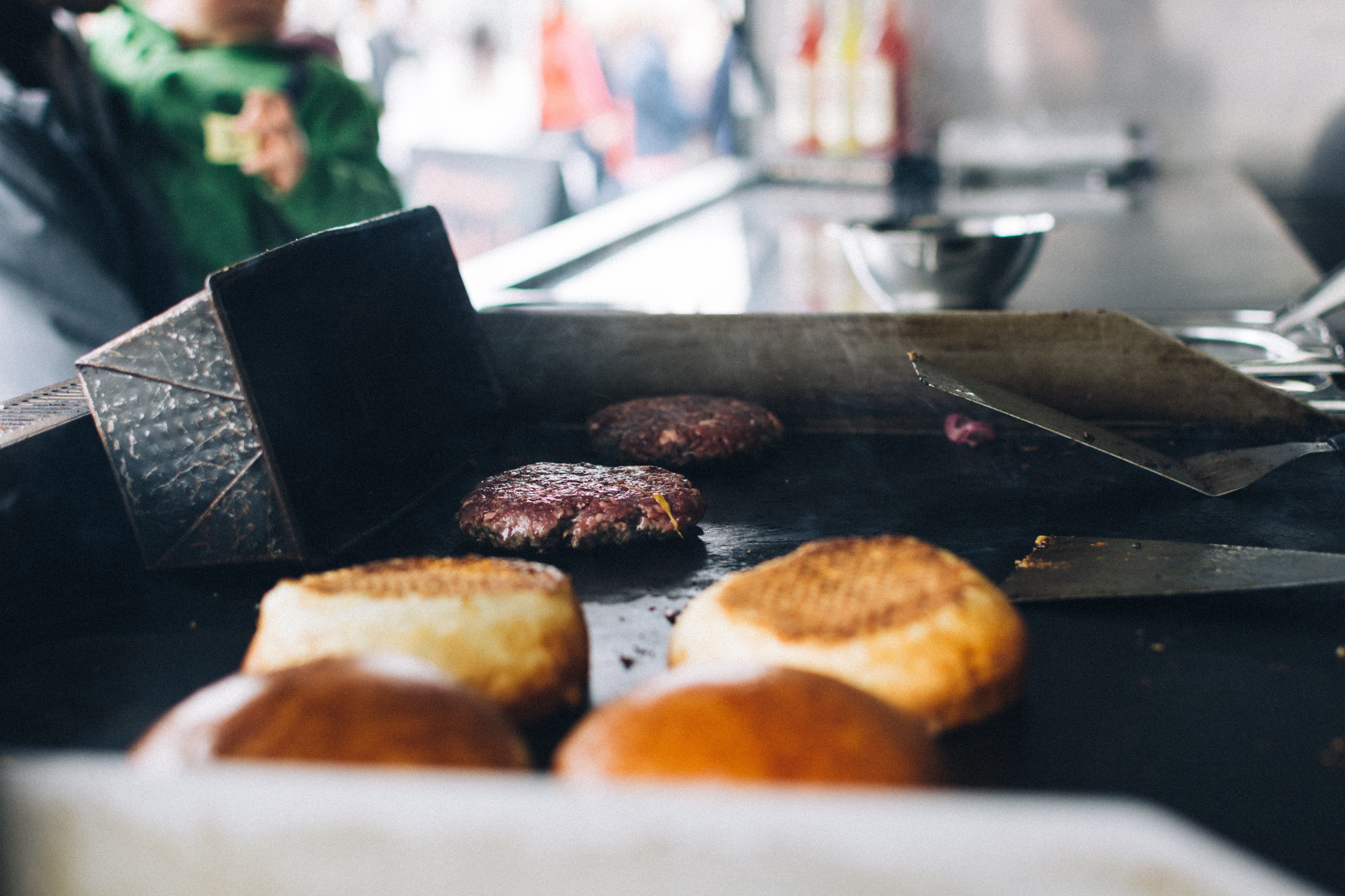 incidental people, 5K, restaurant, freshness, burger, indulgence, meat, sweet food, people, selective focus, still life, temptation, burgers, ready-to-eat, HD Wallpaper