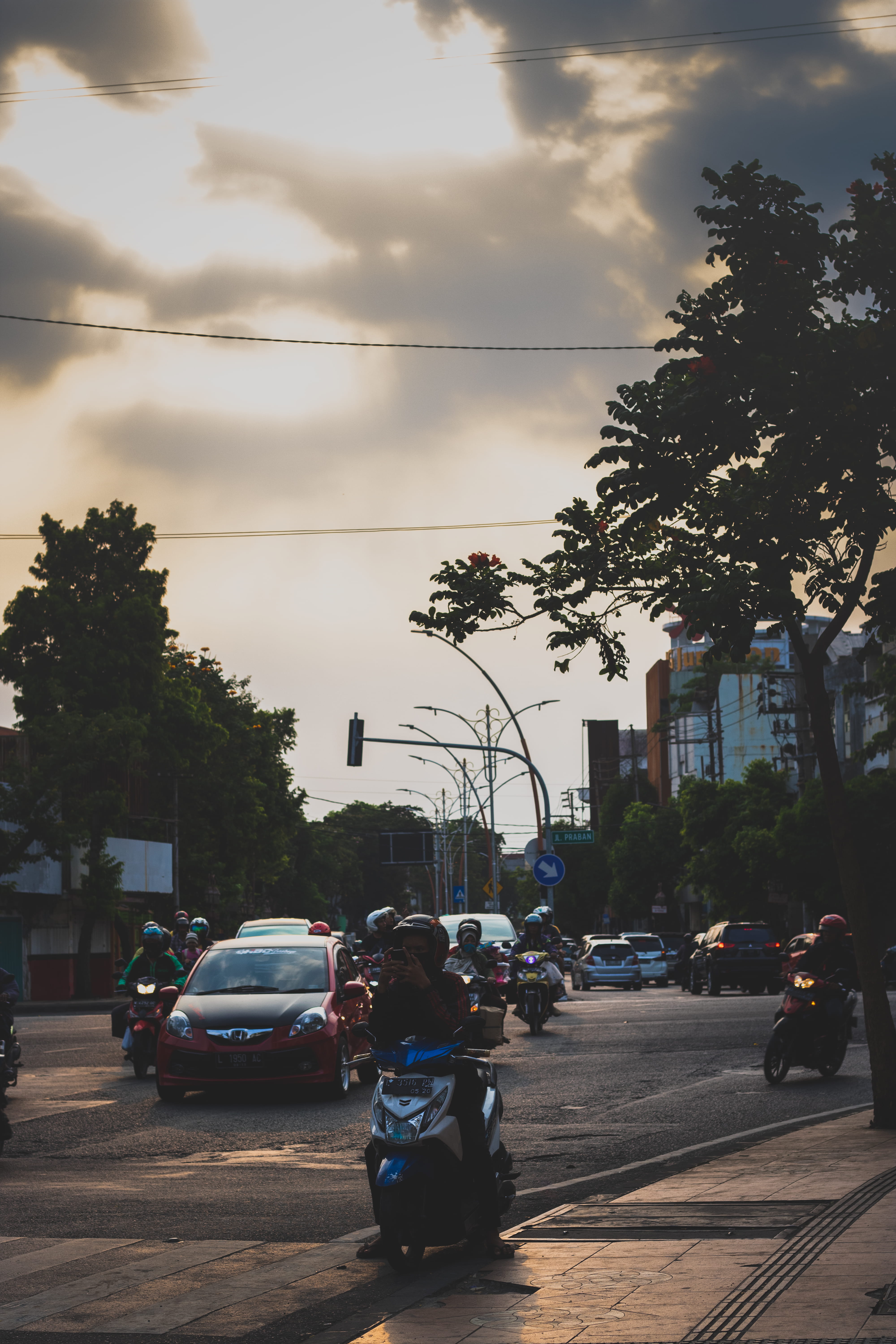incidental people, indonesian, road, men, architecture, motor vehicle, transportation, street photo, plant, real people, built structure, people, jalan blauran, Phone HD Wallpaper