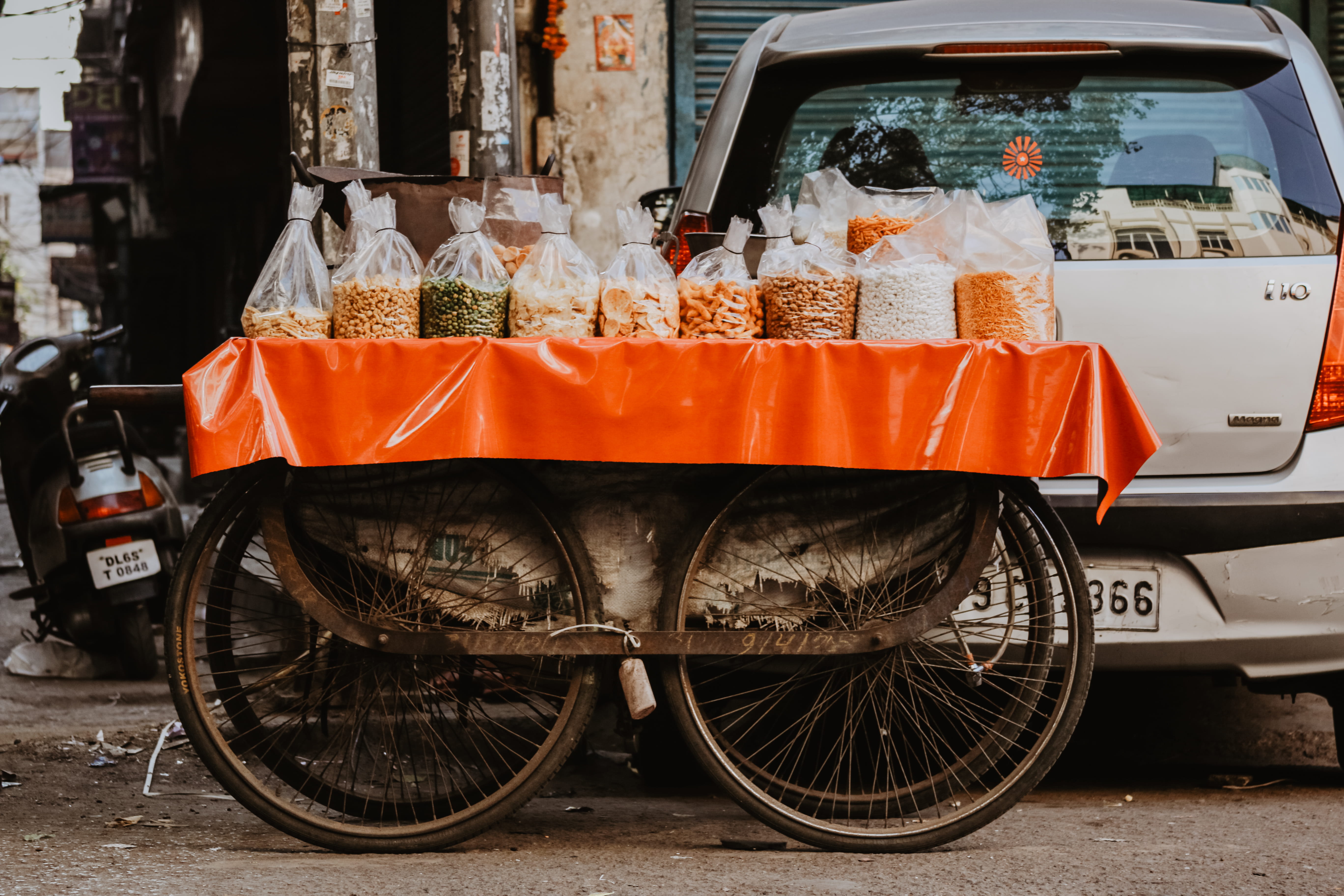 bicycle, brown, spice, built structure, bike, nuts, day, transportation, land vehicle, mode of transportation, for sale, motor vehicle, bag, seller, market, HD Wallpaper