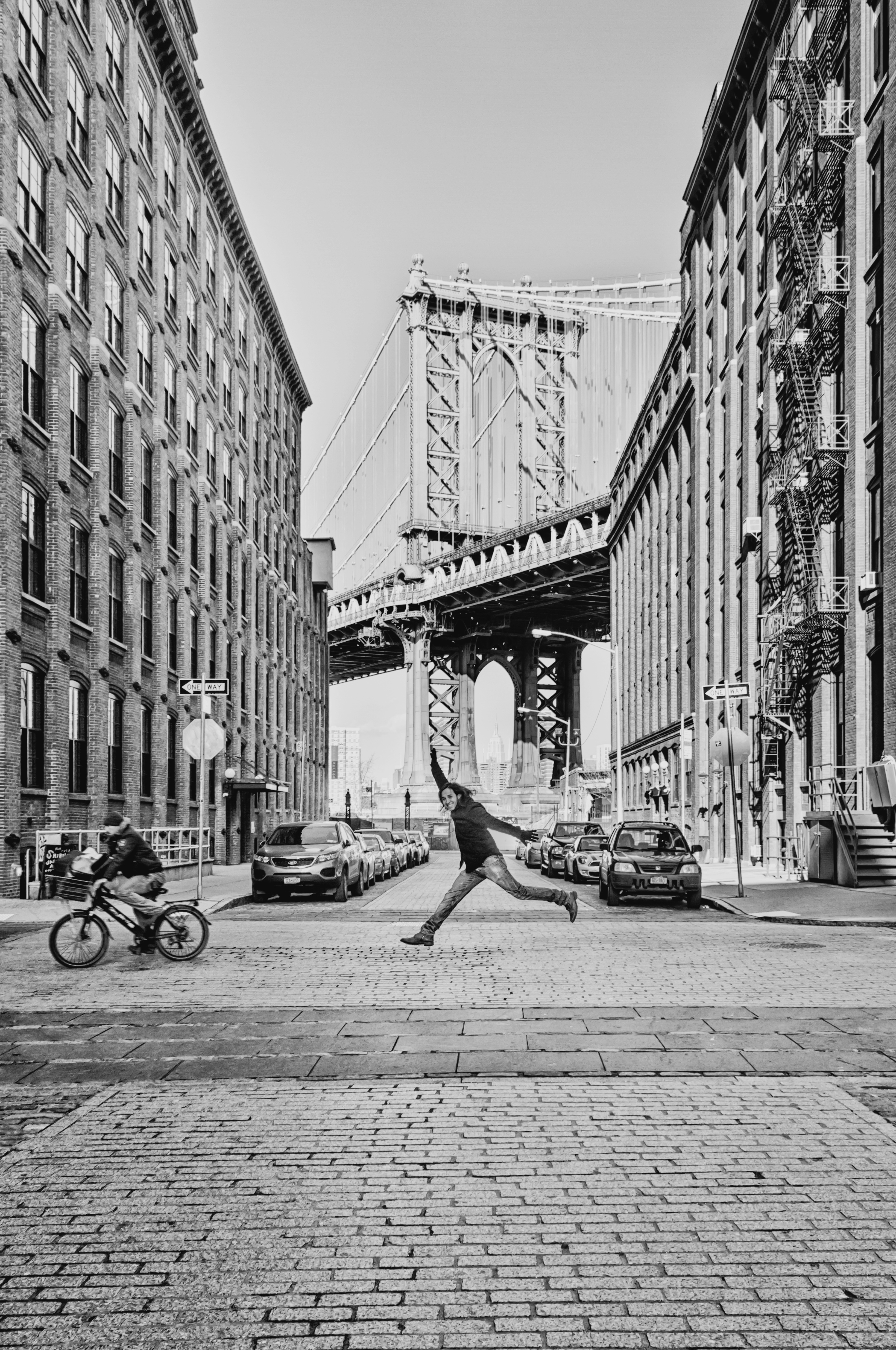 new York City, happy, mode of transportation, jump, outdoors, day, nature, new york, nyc, real people, urban Scene, motor vehicle, hello, building exterior, Phone HD Wallpaper