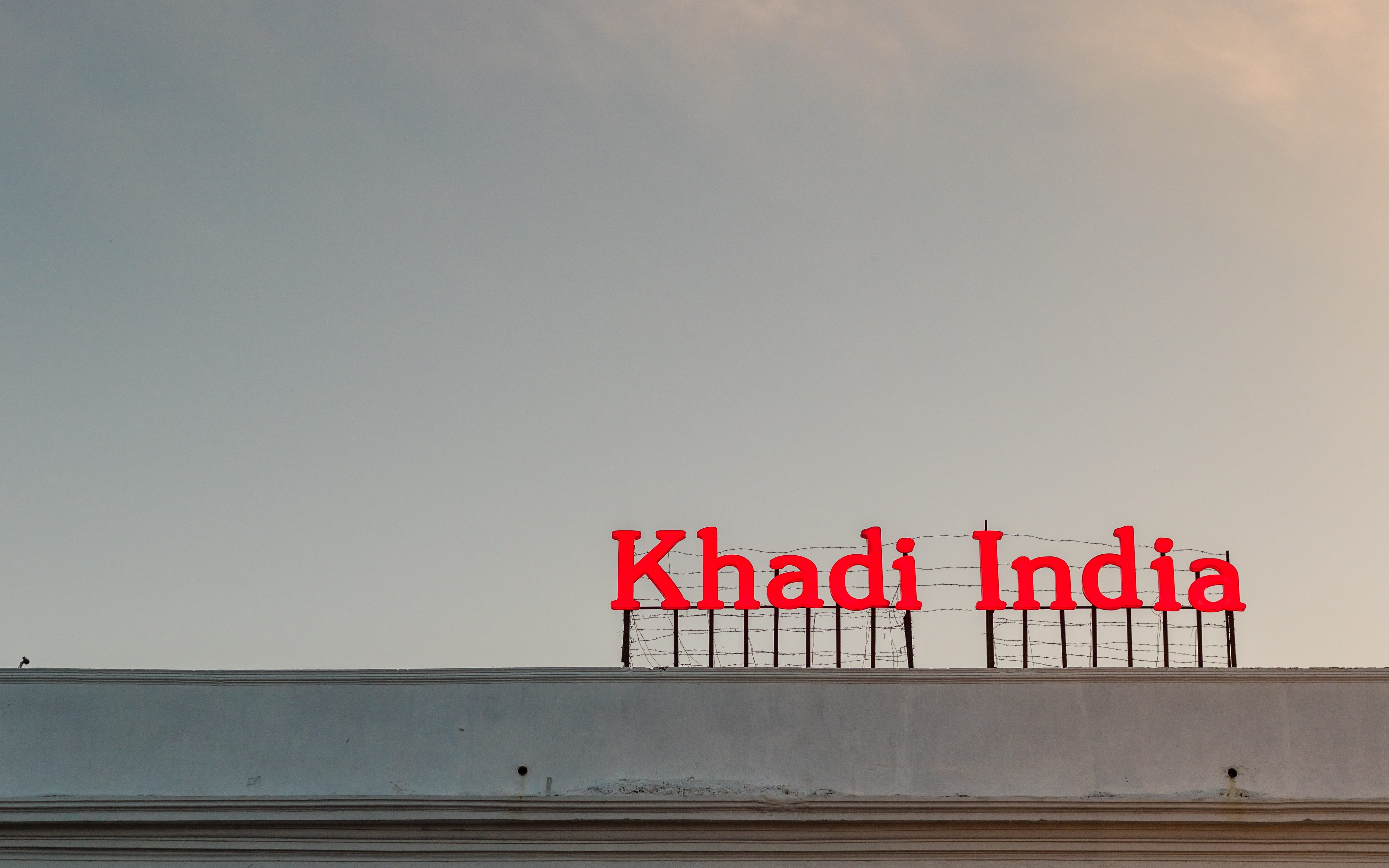 no people, marketing, information, advertising, Signboard, sky, copy space, clear sky, light, business, commercial, road, architecture, 5K, road sign, HD Wallpaper