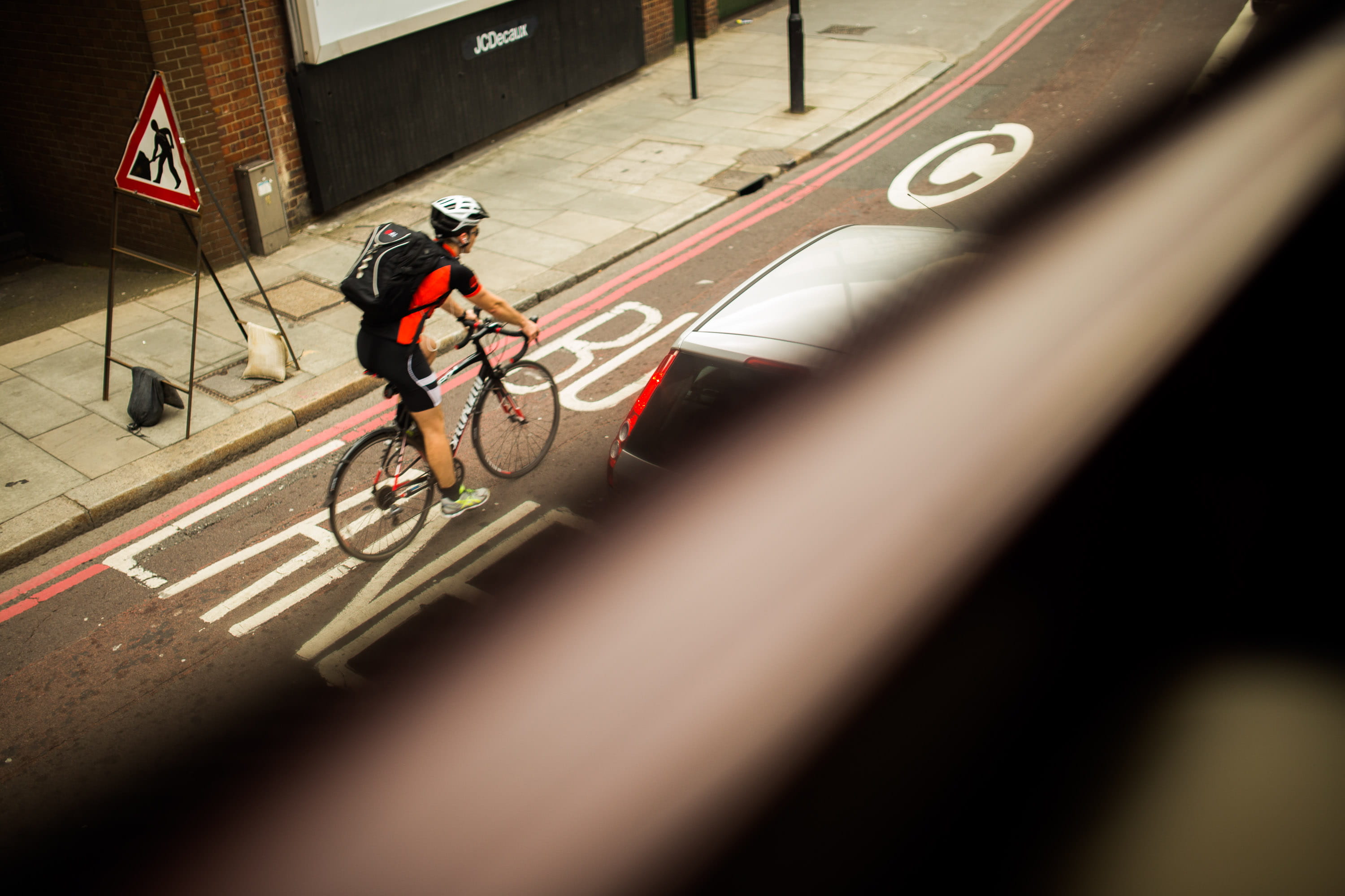 ride, sports race, one person, adults only, sport, outdoors, bus, 2K, City Bus, urban Scene, Cycling, only men, street, transportation, men, city, sports equipment, HD Wallpaper