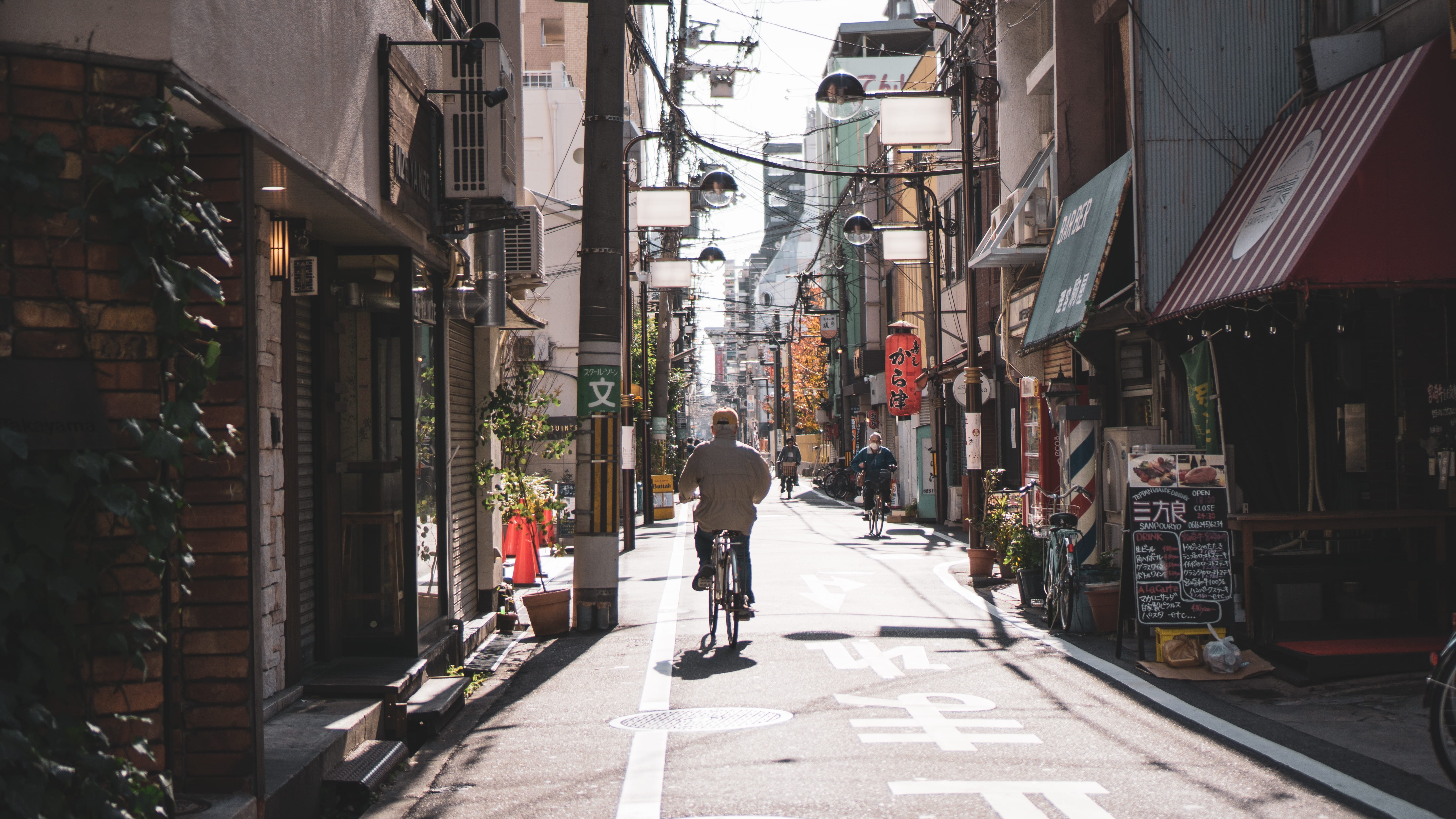 residential district, shoe, direction, road, one person, walking, built structure, metropolis, transportation, bicycle, human, interior design, city life, HD Wallpaper