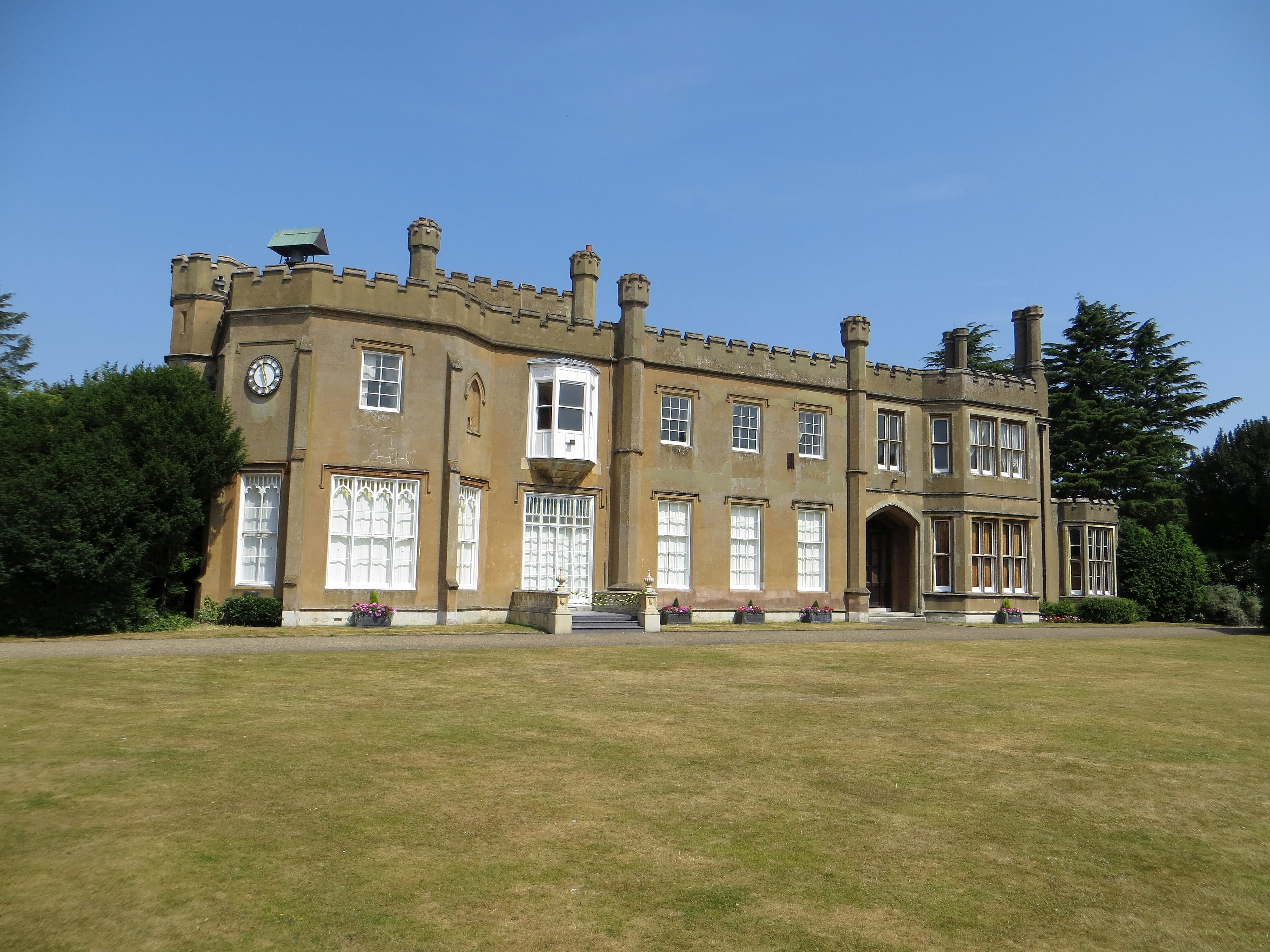 henry, king, renaissance, medieval, english, grass, architectural, sky, plant, estate, landmark, lawn, surrey, built structure, architecture, no people, HD Wallpaper