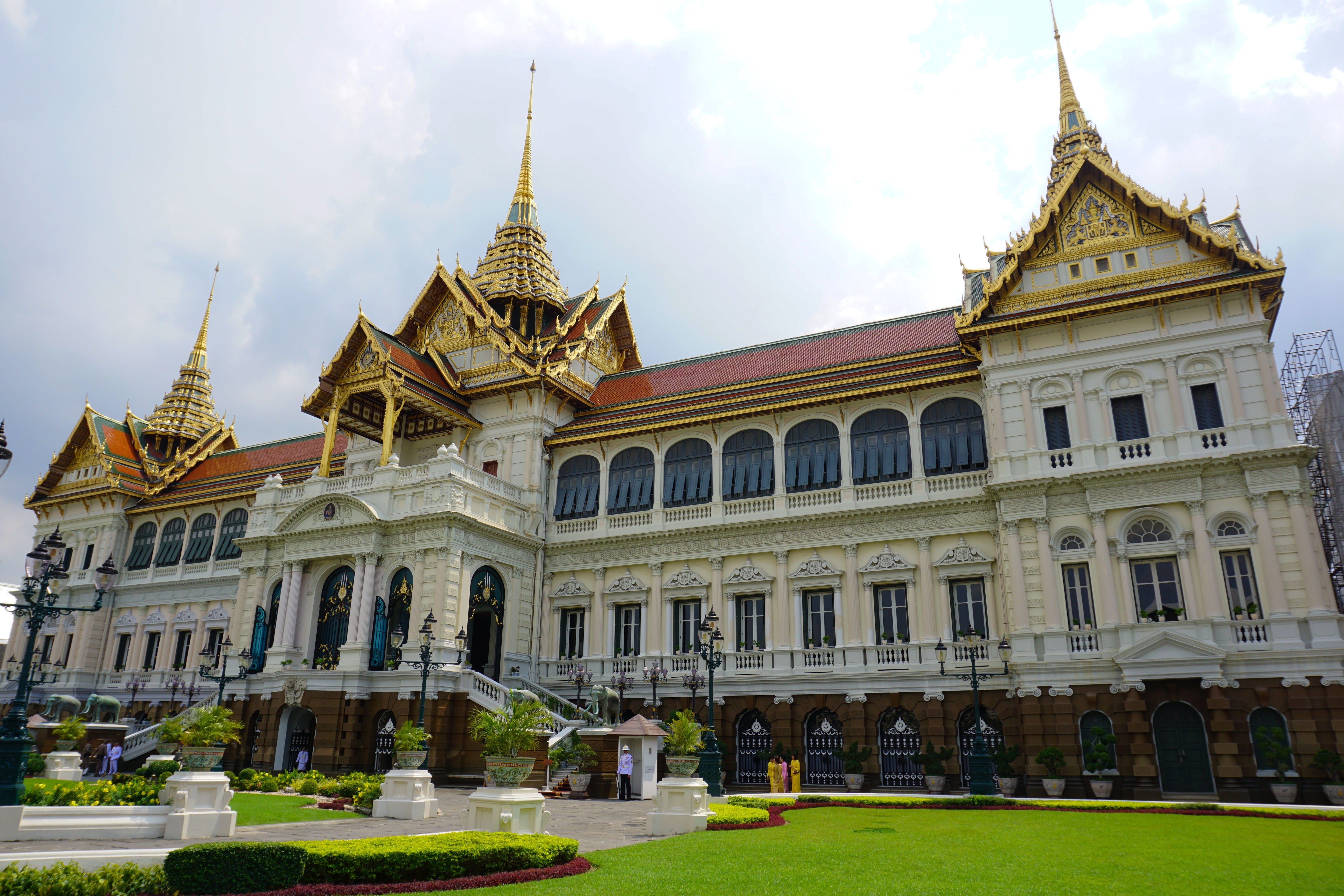 building, building exterior, courtyard, grass, 5K, the past, spire, buddhism, ornate, outdoors, travel, thailand, tourism, king, incidental people, religion, HD Wallpaper