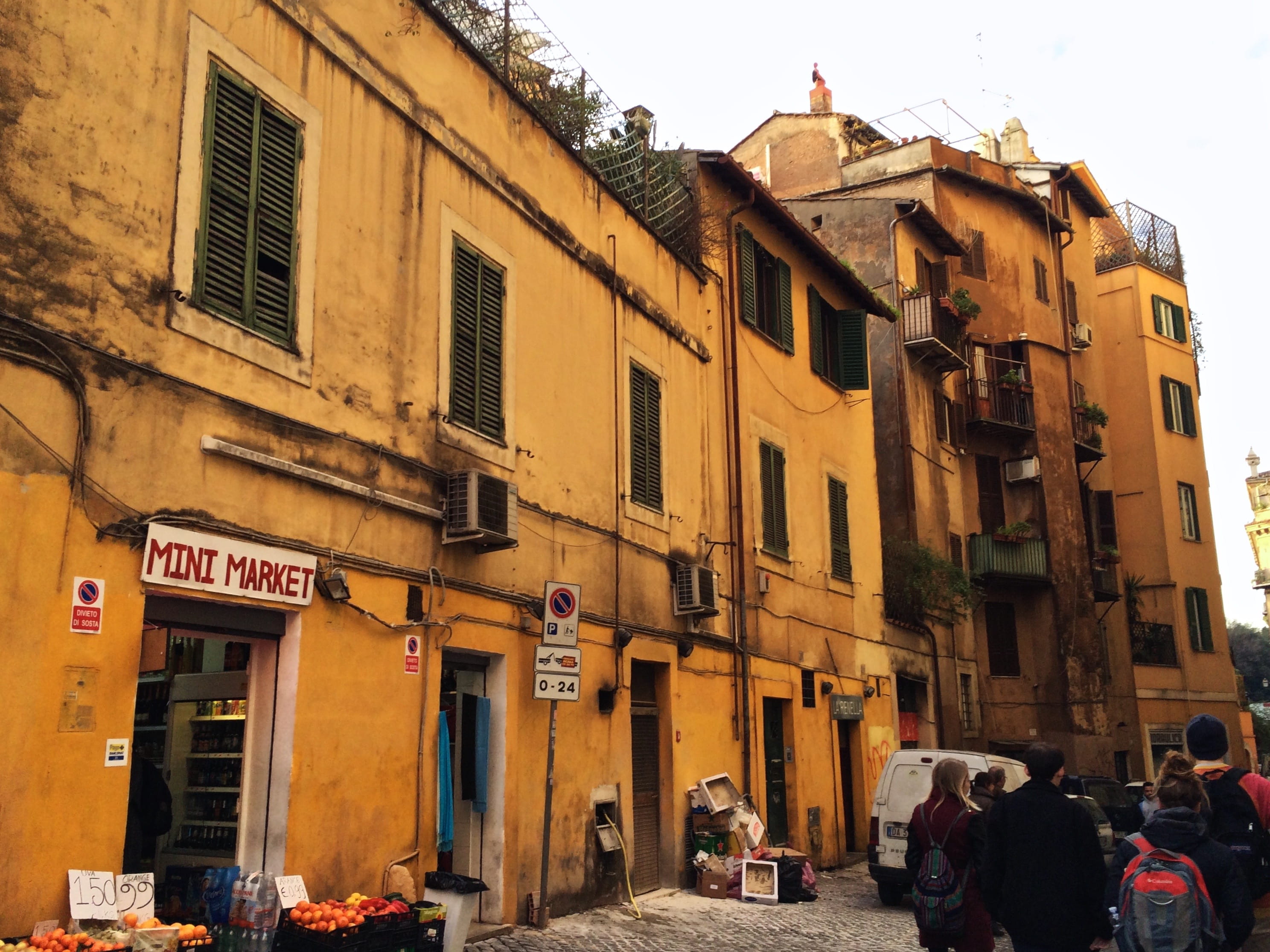 rome, adult, day, window, vintage, real people, italy, built structure, architecture, trastevere neighborhood, windows, market, city life, 2K, building exterior, HD Wallpaper