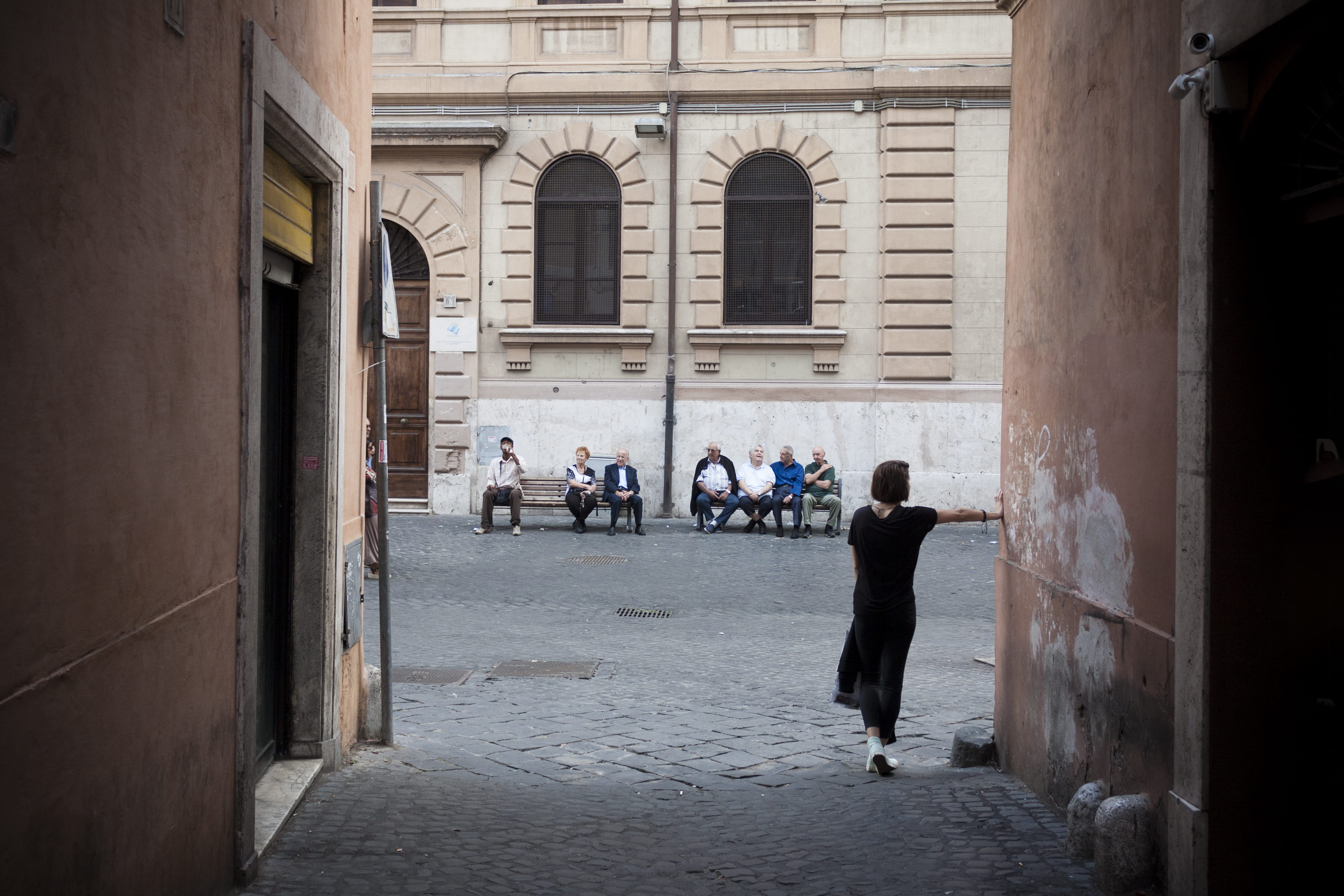 people, real people, crowd, 4K, adult, city, men, street, roma, day, rome, walking, trastevere, outdoors, architecture, women, built structure, building, HD Wallpaper