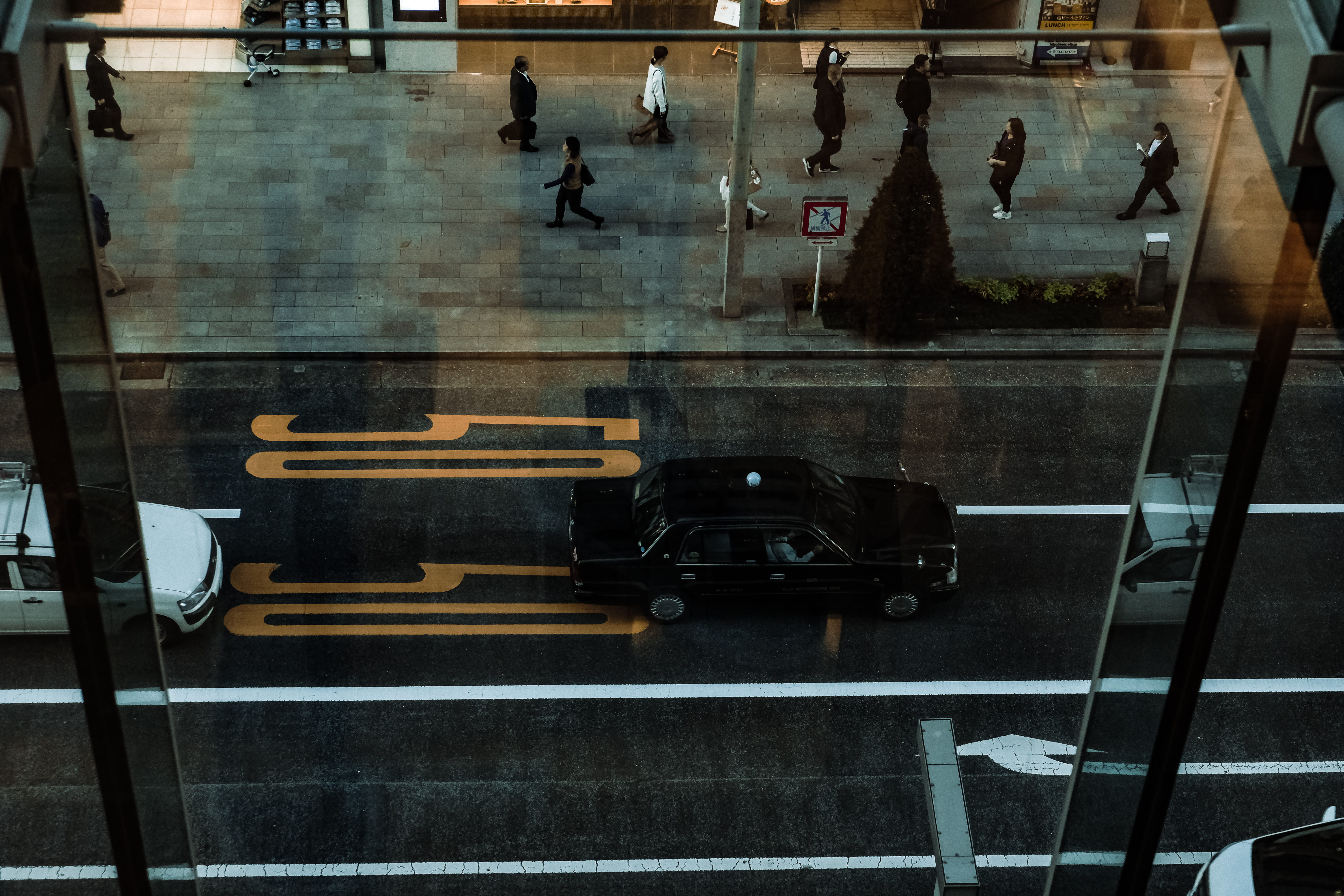glass - material, day, architecture, seat, public transportation, transparent, street photography, view from window, street, 5K, tokyo, tokyo city, no people, HD Wallpaper