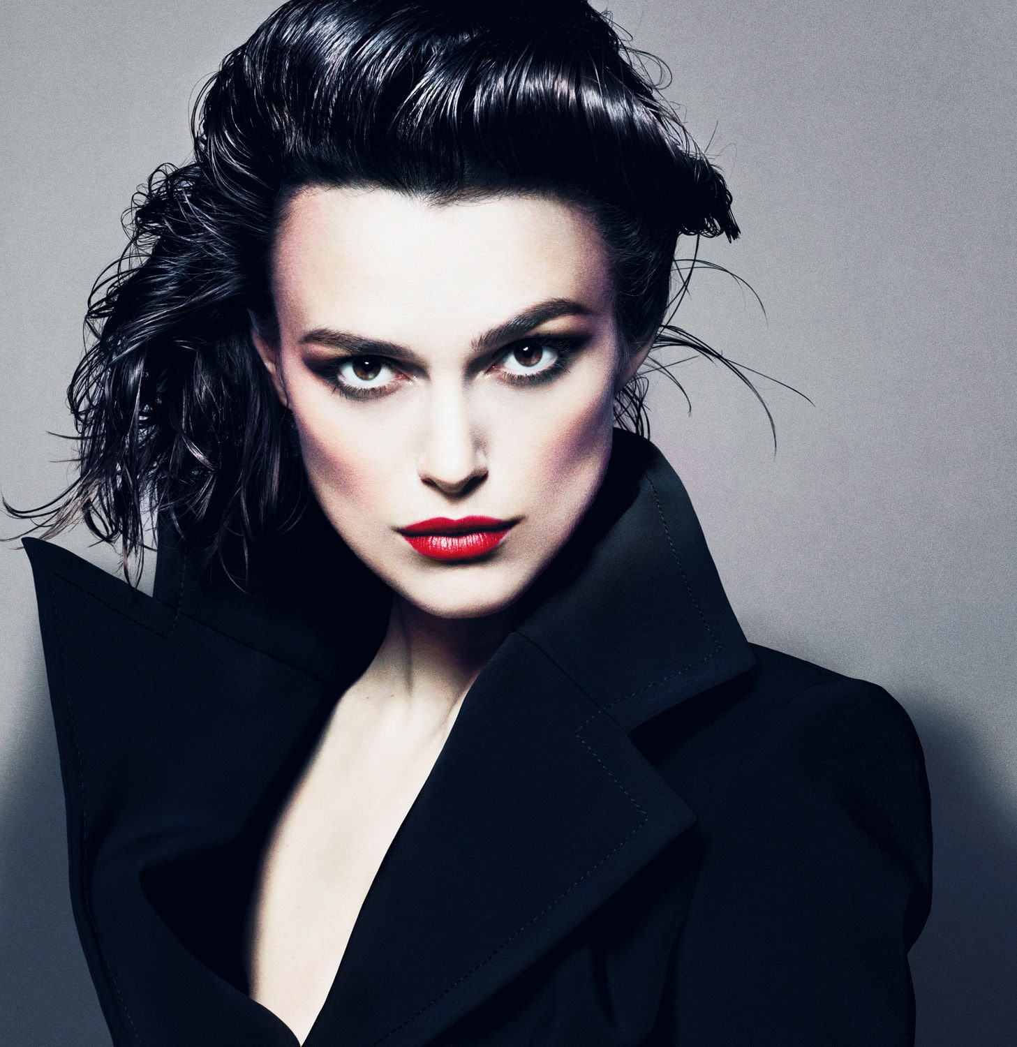 make-up, hairstyle, females, vampire, headshot, black coat, fashion, hair, beauty, young adult, beautiful woman, gothic style, Keira Knightley, portrait, Phone HD Wallpaper