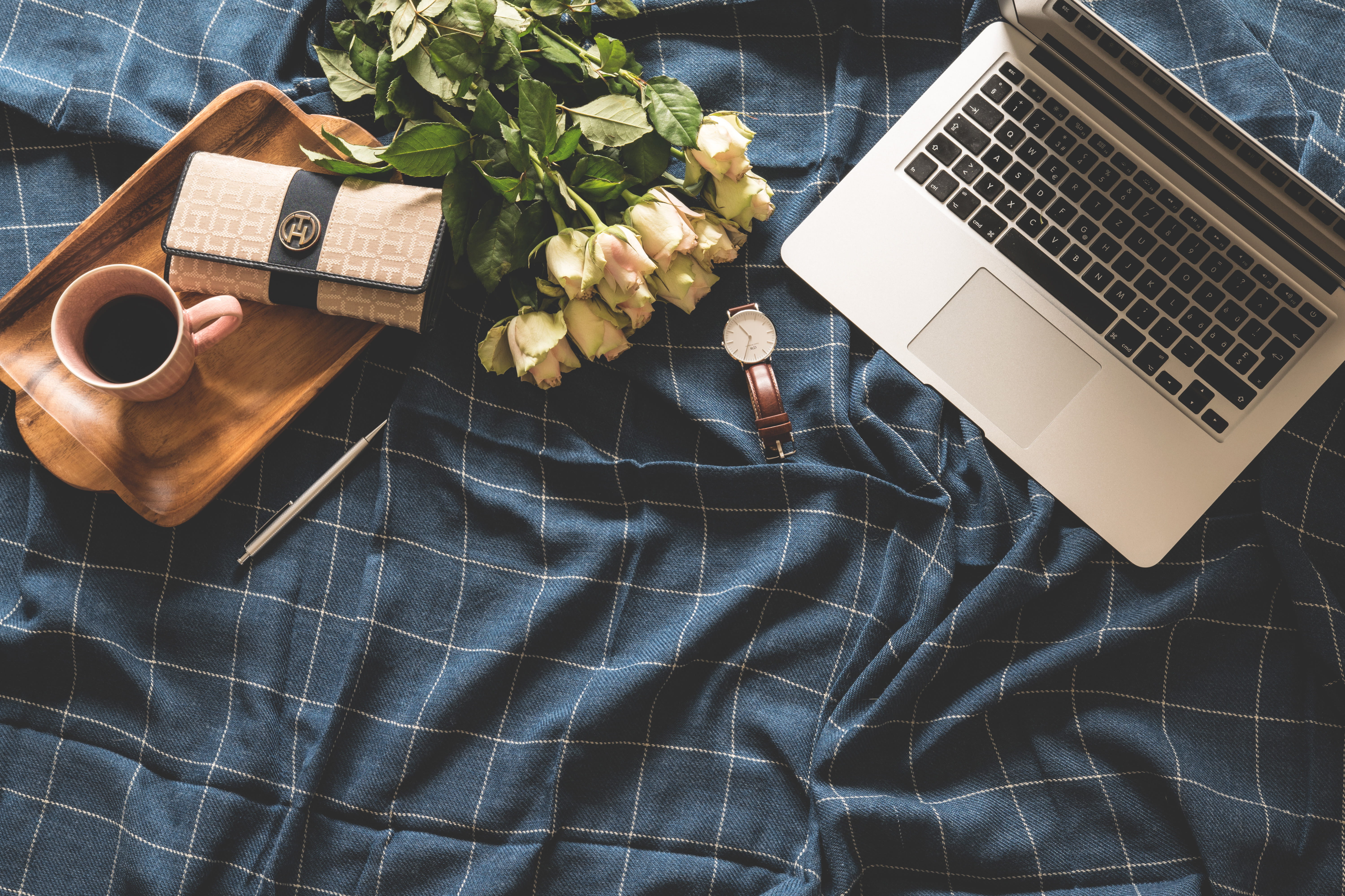 mug, pro, high angle view, drink, blue, blanket, wireless technology, analog, laptop, weekend, plant, flower, no people, rose, table, time, studying, indoors, HD Wallpaper