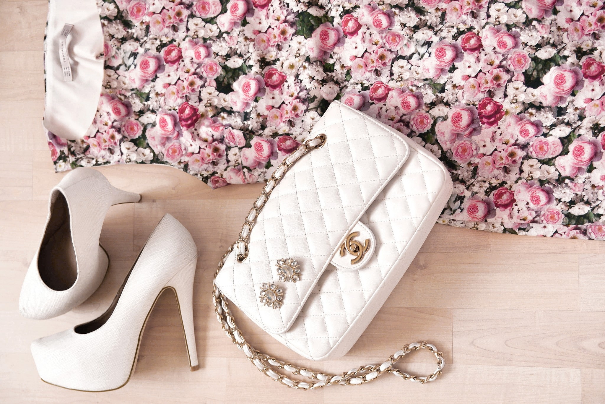 roses, shoes, womens, chanel, 1080P, style, bag, clothing, dress, white, flowers, HD Wallpaper