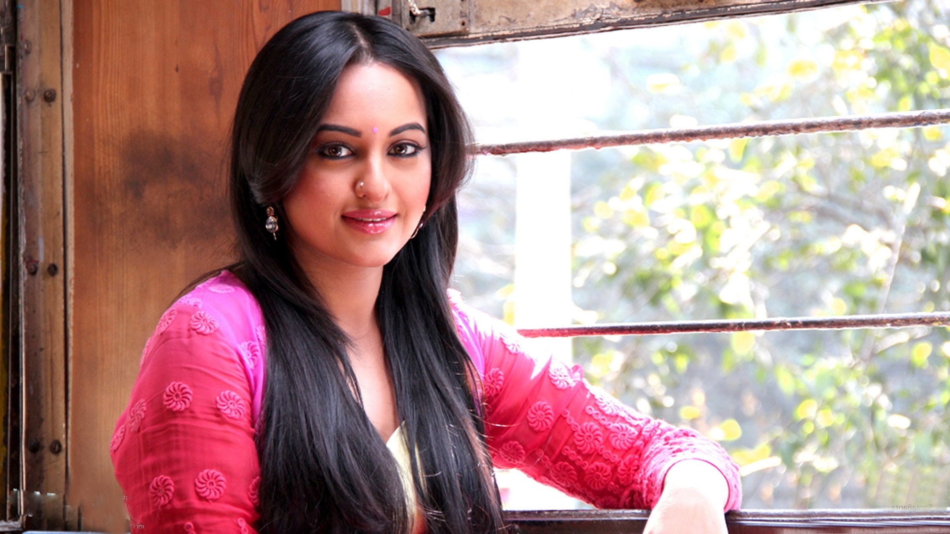 babe, sinha, 1080P, sonakshi, indian, bollywood, actress, model, HD Wallpaper