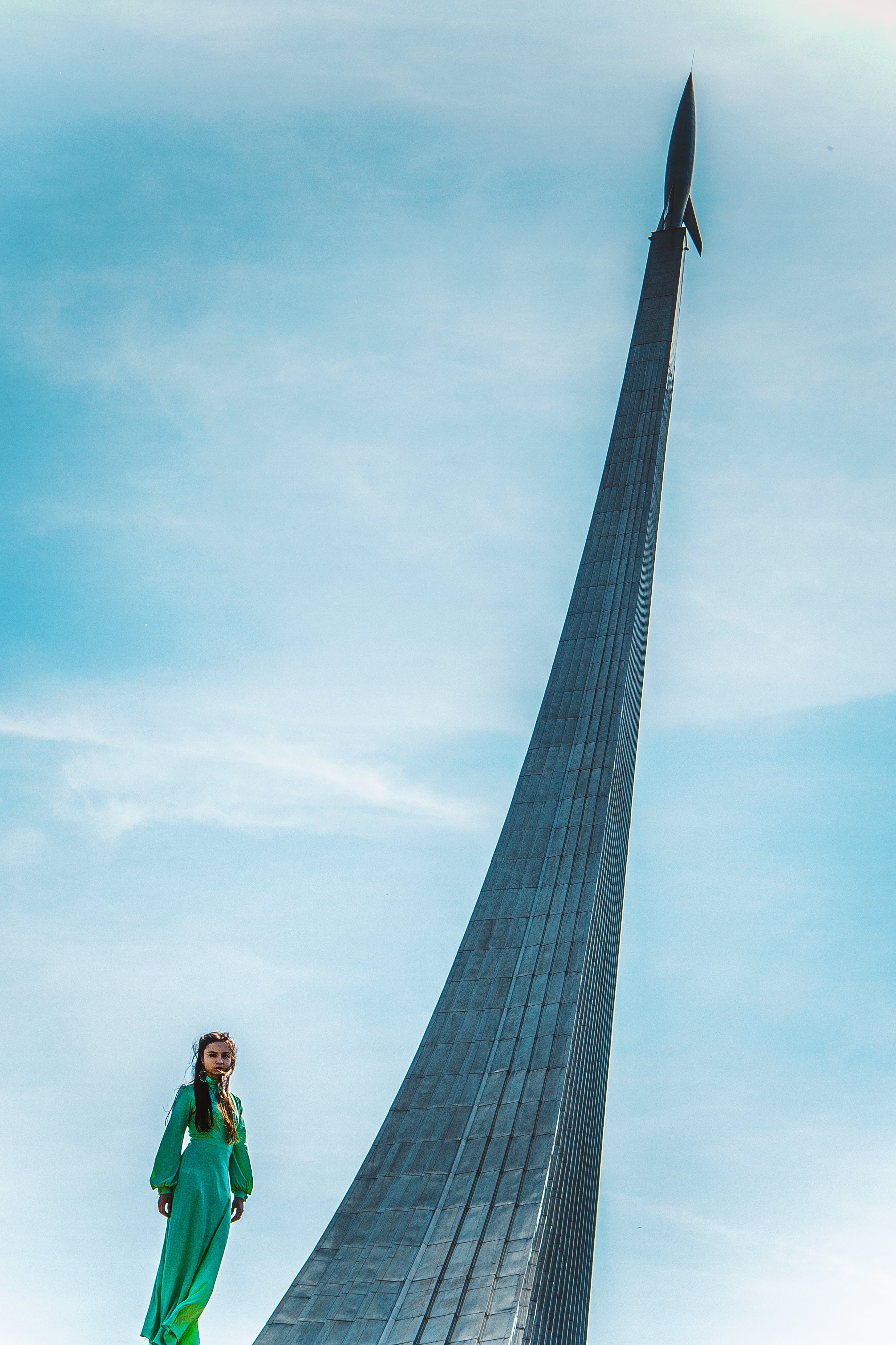 one person, long, rocket, female, photoshoot, built structure, hairstyle, nature, standing, model, summer, woman, young adult, on the edge, fashion, building exterior, Phone HD Wallpaper
