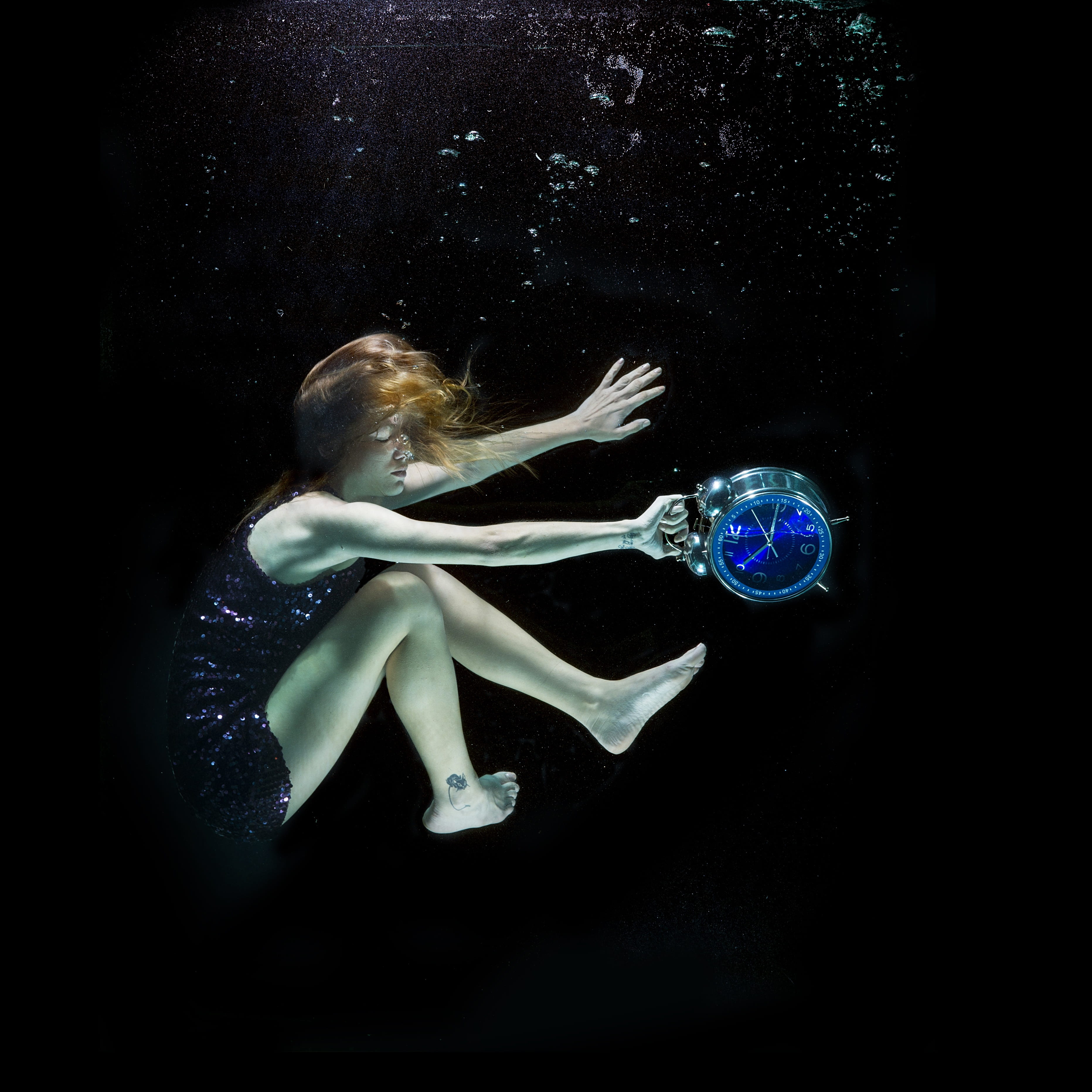 bubble, beauty, nature, digital composite, live, full length, deep, art, tank, sea, life, exposure, model, carrying, dreamlike, swimming, clothing, blue, Phone HD Wallpaper
