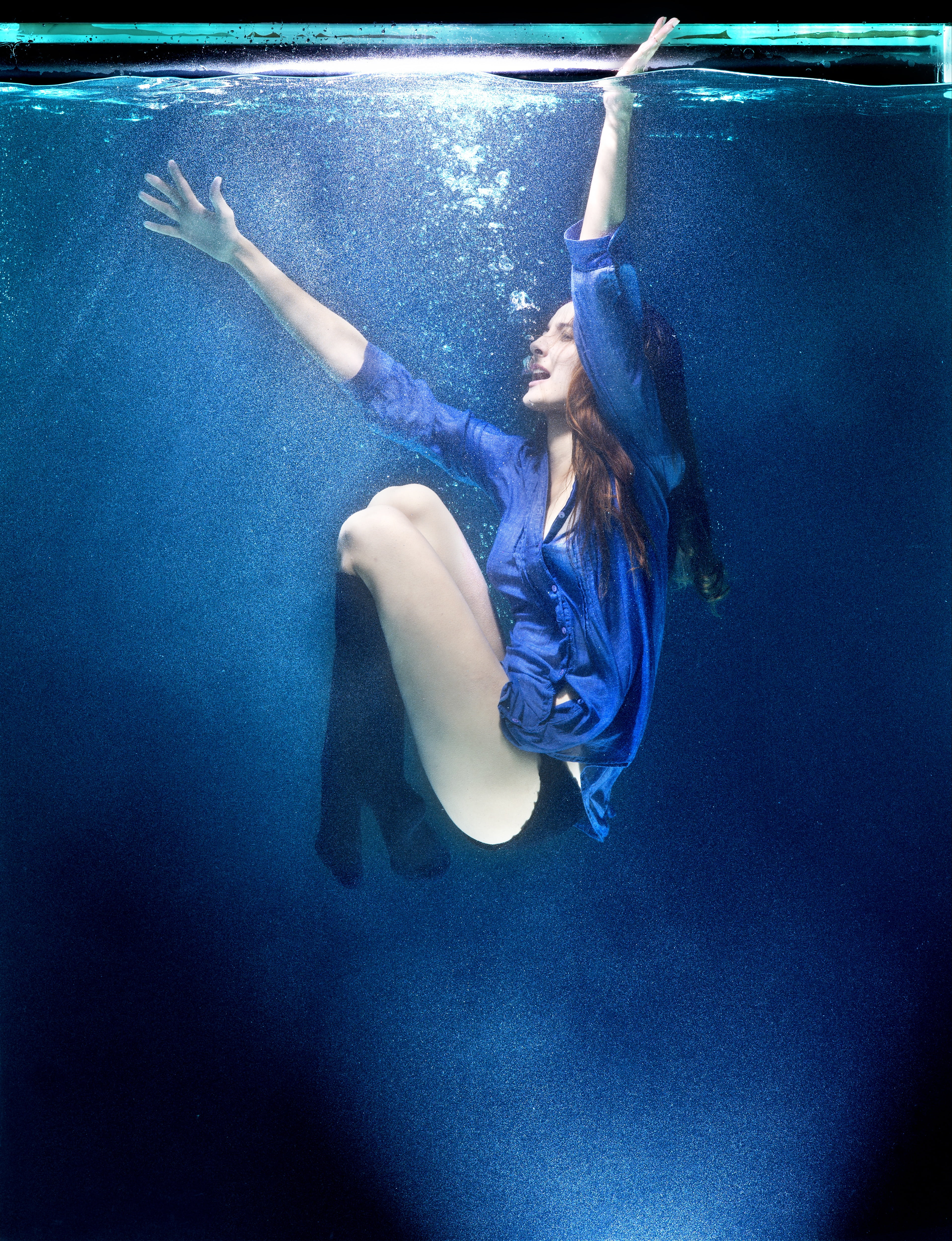 breath, underwater, floating on water, water, under the beautiful arts, women, swimming pool, nature, life, real people, tank, exposure, suffocation, fiction, Phone HD Wallpaper