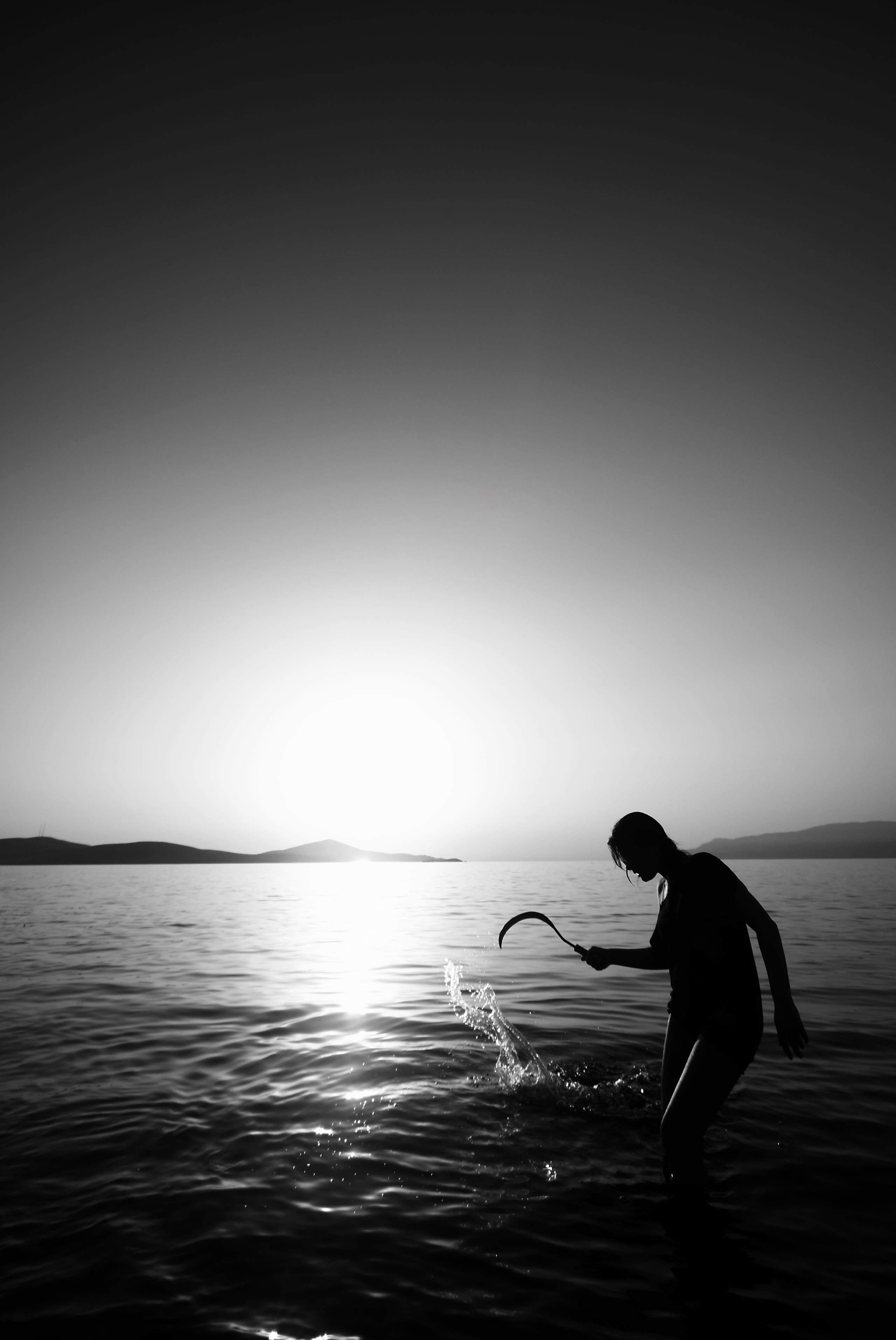 scenics - nature, young model, Orak, people, womens, model, portrait, copy space, mature adult, black and white, 2K, Killer, water, sky, one person, silhouette, Phone HD Wallpaper