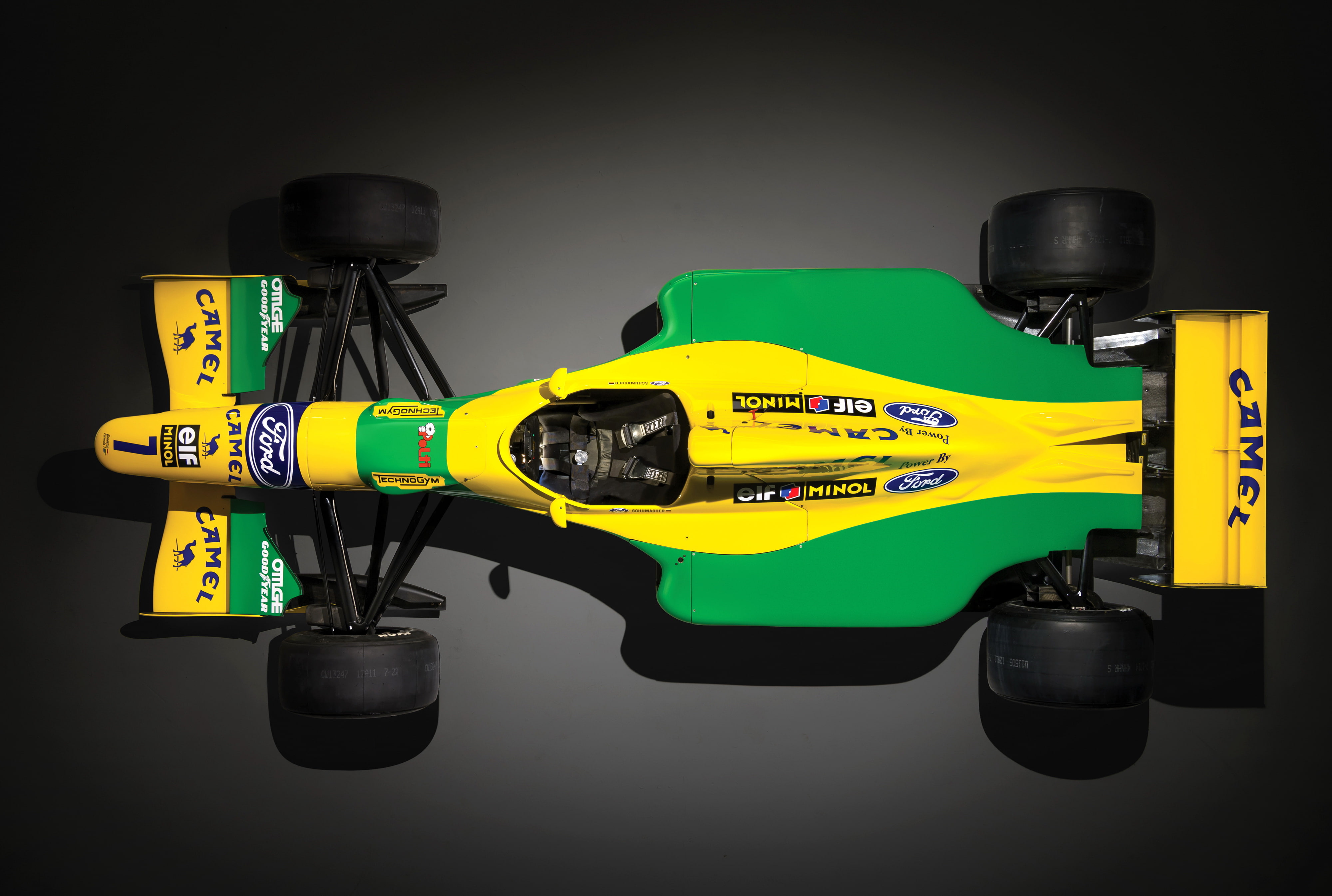 f-1, safety, indoors, technology, formula, gray background, gray, studio shot, reflection, yellow, b192, sign, security, transportation, man made, no people, HD Wallpaper