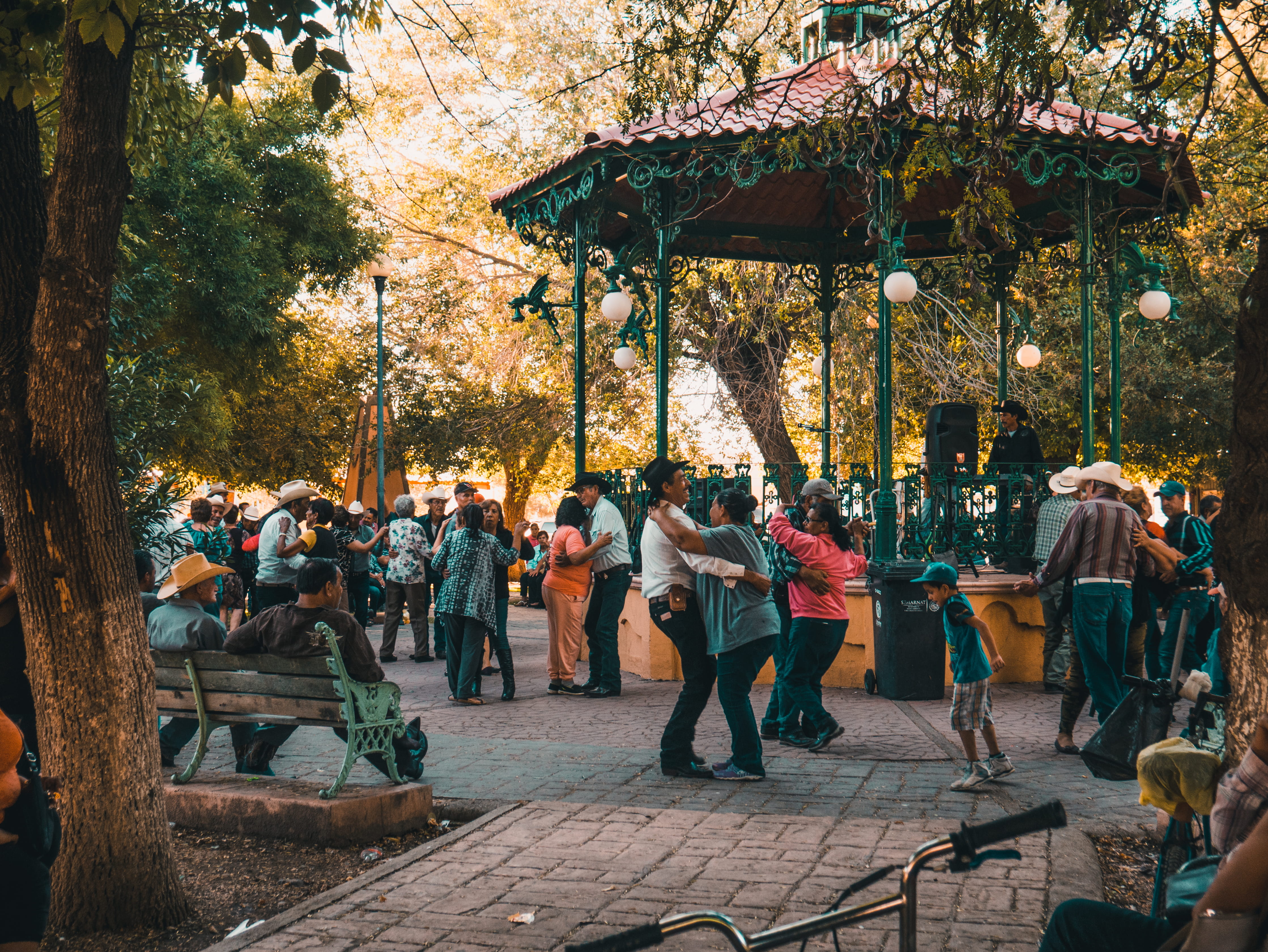 elders, park, dance, casual clothing, city, outdoors, tree, living, mexicans, building exterior, lifestyles, architecture, crowd, culture, built structure, HD Wallpaper