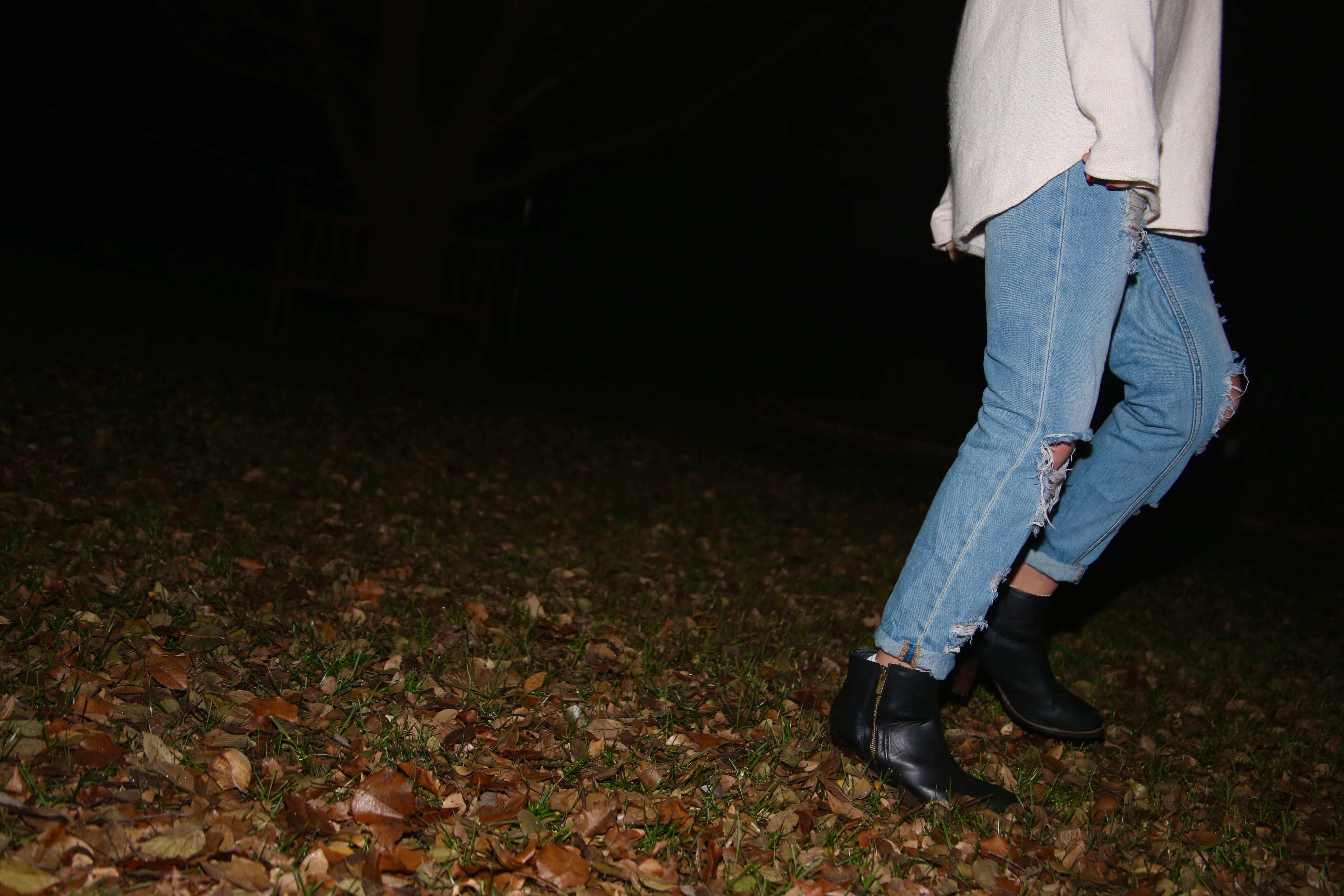 cold, leaves, fashion, adult, plant part, shoe, change, fall, outdoors, urban, autumn, dark, walking, lifestyles, one person, boyfriend, human leg, casual clothing, HD Wallpaper