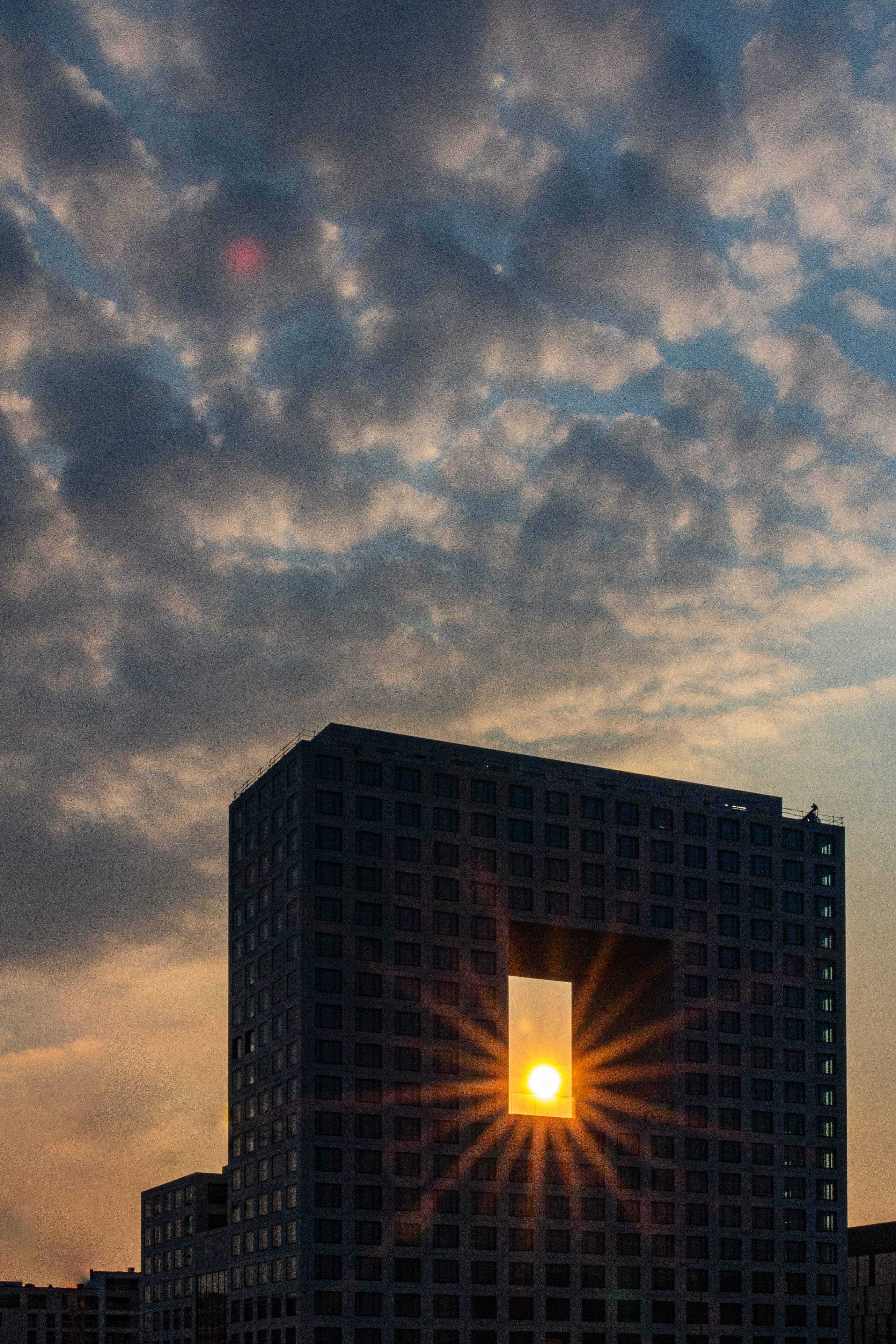 architecture, outdoors, skyscraper, low angle view, nature, illuminated, sunlight, lighting equipment, 4K, sky, howald, sunbeam, building, no people, built structure, Phone HD Wallpaper